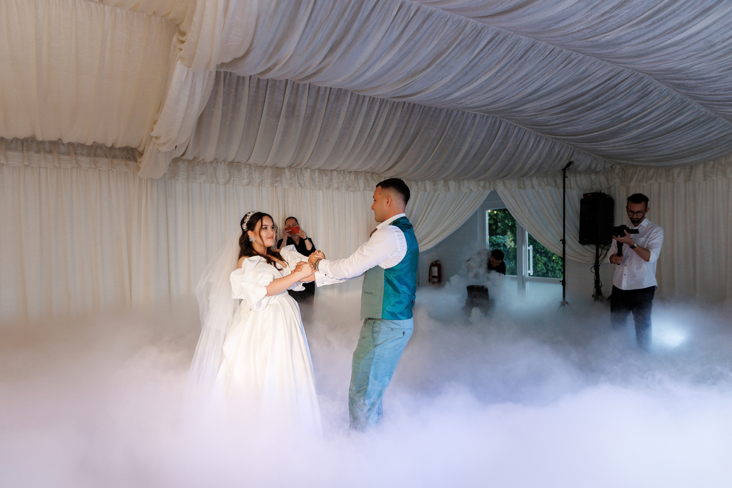 Южная терраса с бордовыми акцентами. Анонс свадьбы Анастасии и Ивана. Свадебный фотограф в Крыму и Севастополе Ольга Баскакова