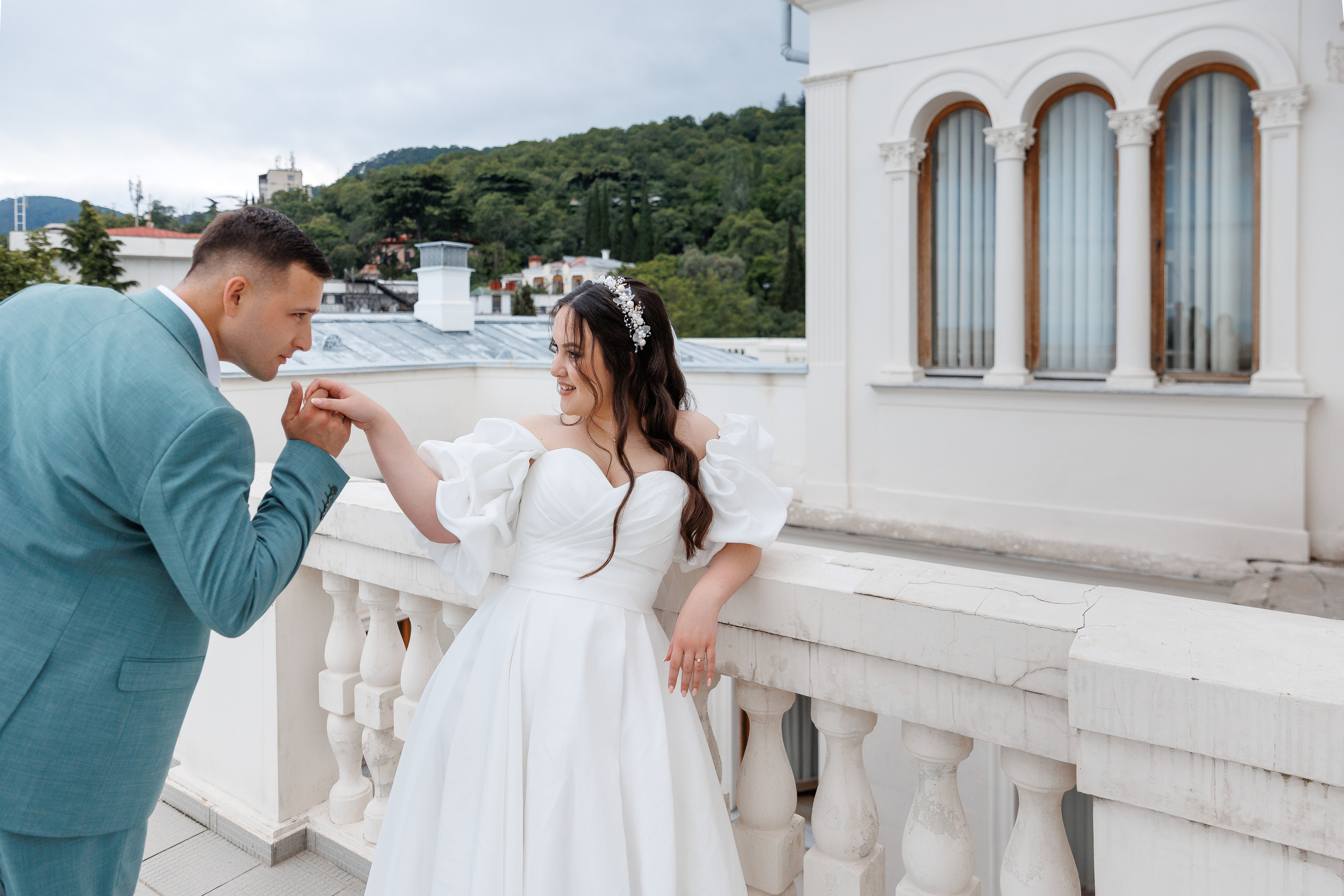 Южная терраса с бордовыми акцентами. Анонс свадьбы Анастасии и Ивана. Свадебный фотограф в Крыму и Севастополе Ольга Баскакова