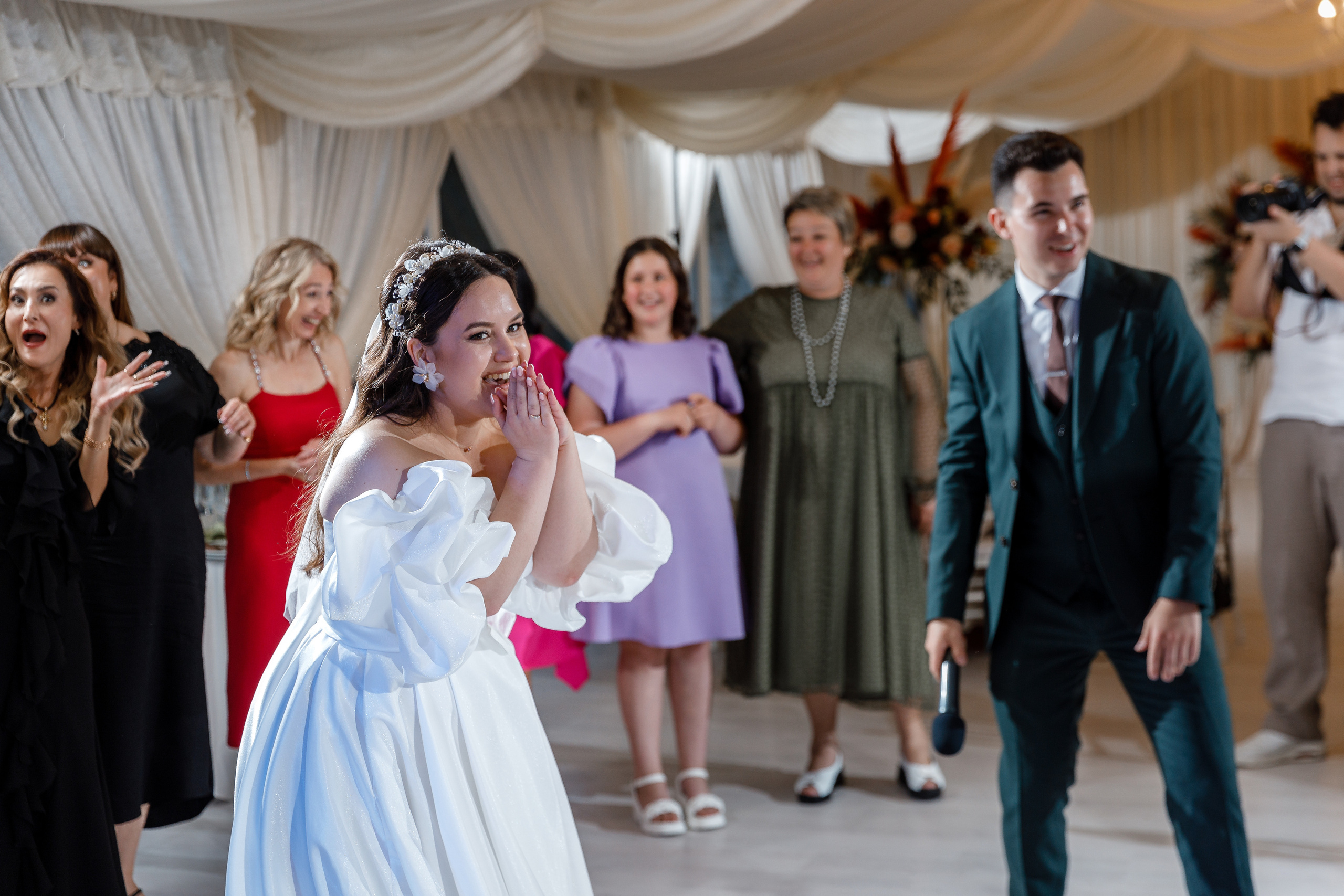 Южная терраса с бордовыми акцентами. Анонс свадьбы Анастасии и Ивана. Свадебный фотограф в Крыму и Севастополе Ольга Баскакова