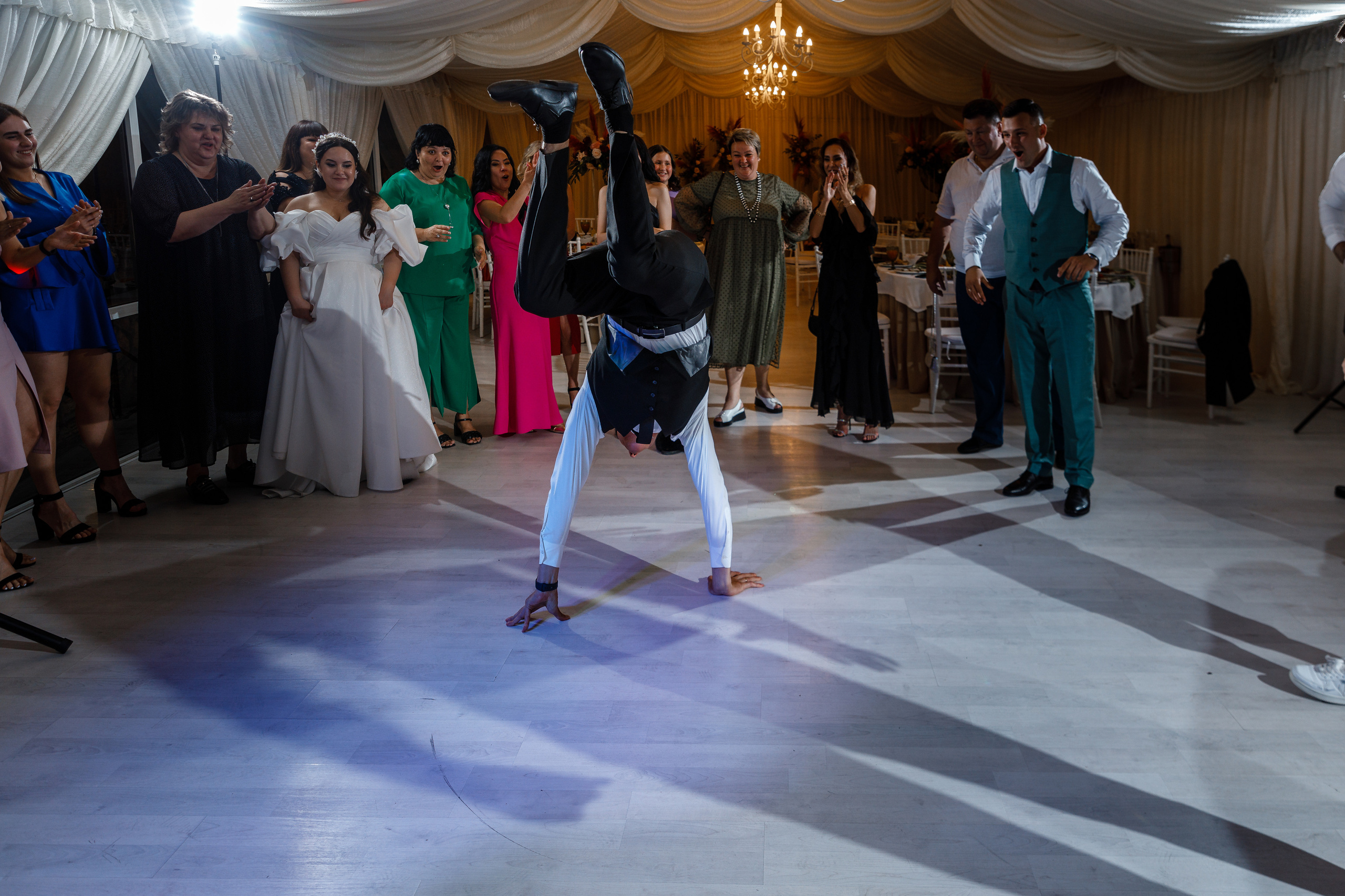 Южная терраса с бордовыми акцентами. Анонс свадьбы Анастасии и Ивана. Свадебный фотограф в Крыму и Севастополе Ольга Баскакова