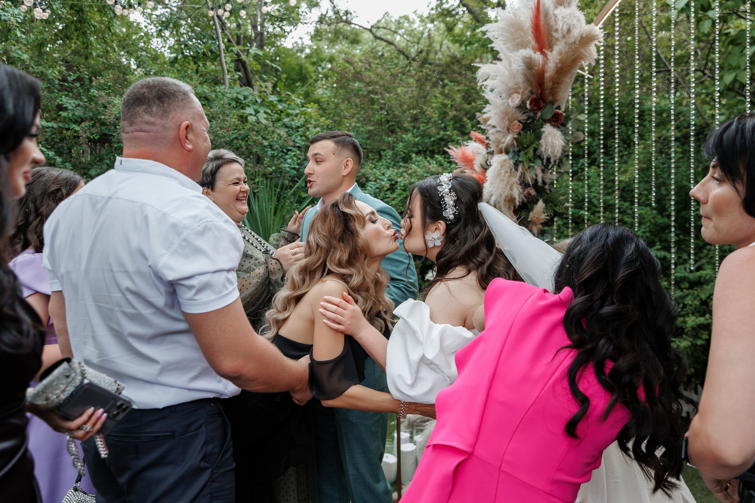 Южная терраса с бордовыми акцентами. Анонс свадьбы Анастасии и Ивана. Свадебный фотограф в Крыму и Севастополе Ольга Баскакова