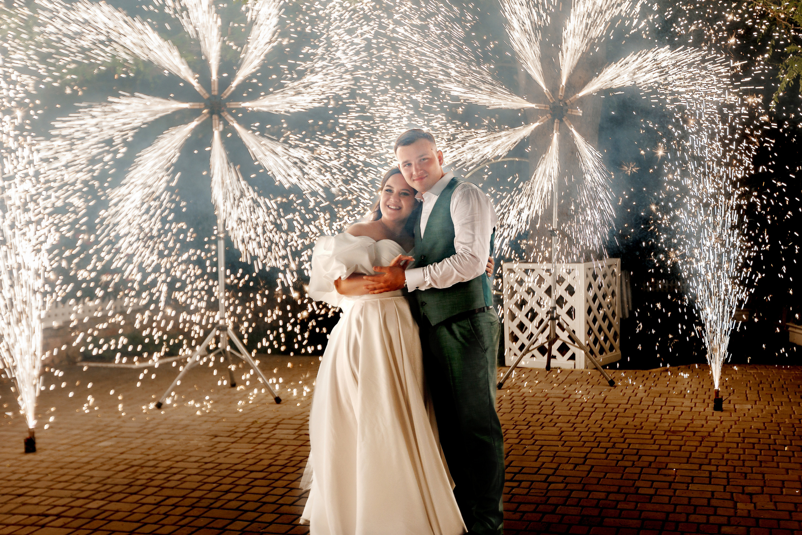 Южная терраса с бордовыми акцентами. Анонс свадьбы Анастасии и Ивана. Свадебный фотограф в Крыму и Севастополе Ольга Баскакова