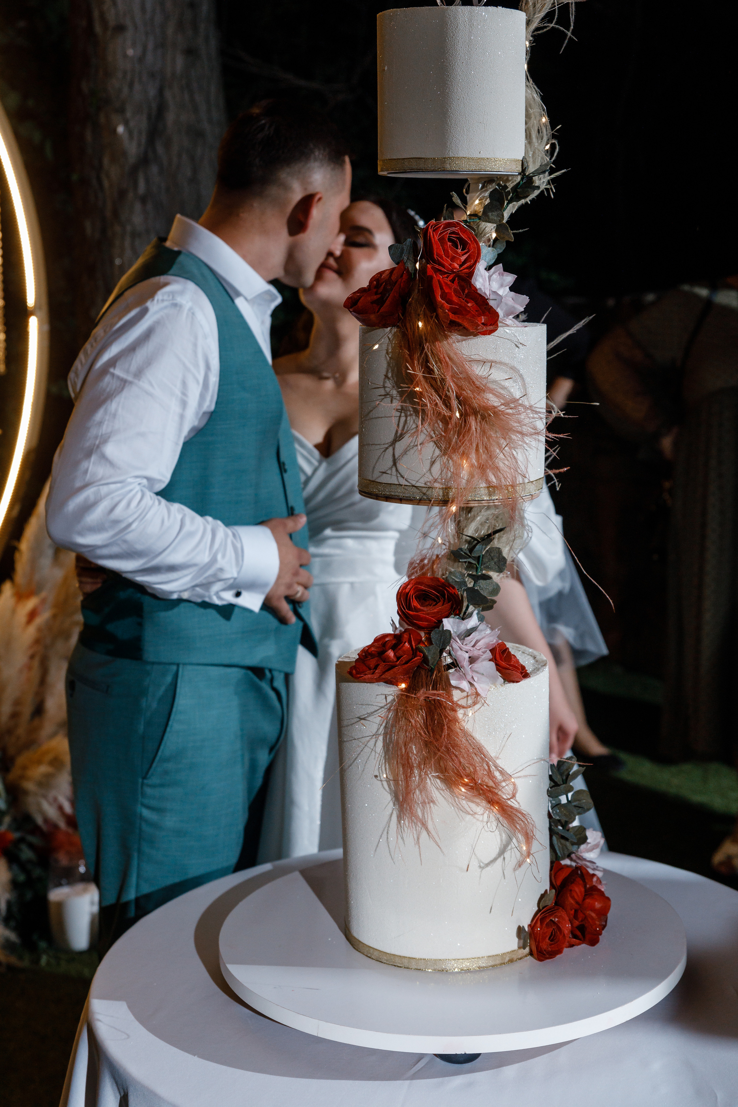 Южная терраса с бордовыми акцентами. Анонс свадьбы Анастасии и Ивана. Свадебный фотограф в Крыму и Севастополе Ольга Баскакова