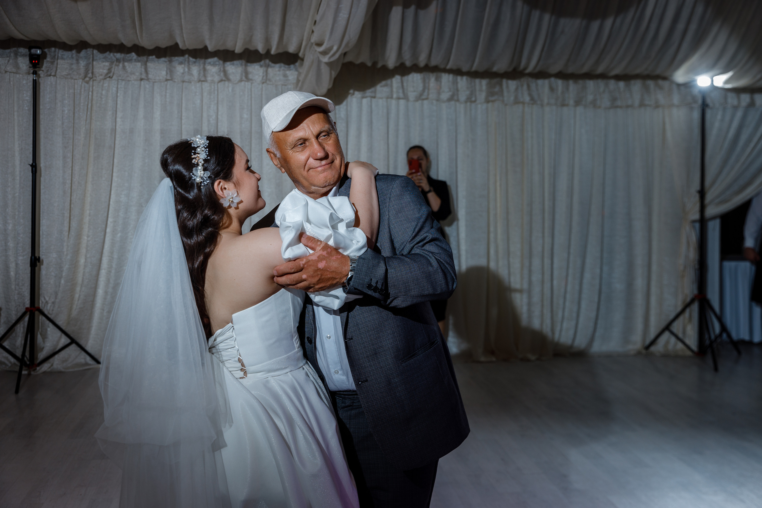 Южная терраса с бордовыми акцентами. Анонс свадьбы Анастасии и Ивана. Свадебный фотограф в Крыму и Севастополе Ольга Баскакова