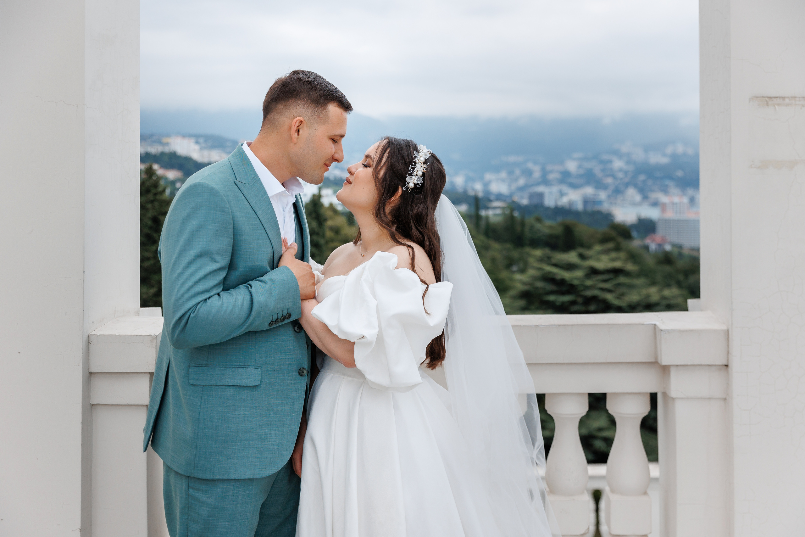 Южная терраса с бордовыми акцентами. Анонс свадьбы Анастасии и Ивана. Свадебный фотограф в Крыму и Севастополе Ольга Баскакова