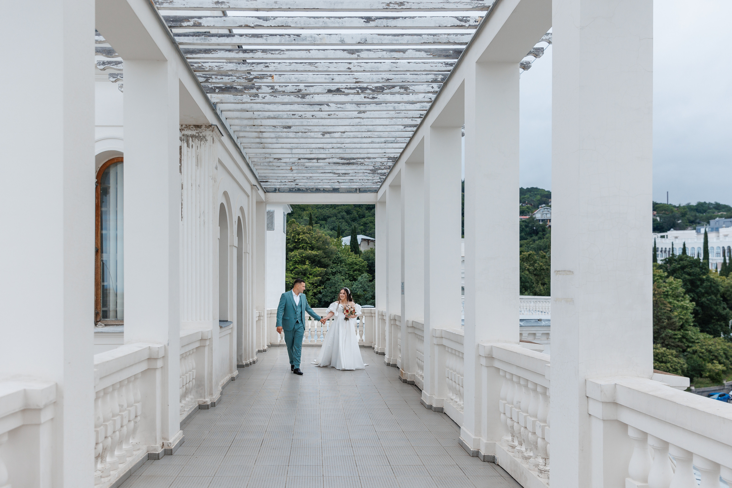 Южная терраса с бордовыми акцентами. Анонс свадьбы Анастасии и Ивана. Свадебный фотограф в Крыму и Севастополе Ольга Баскакова