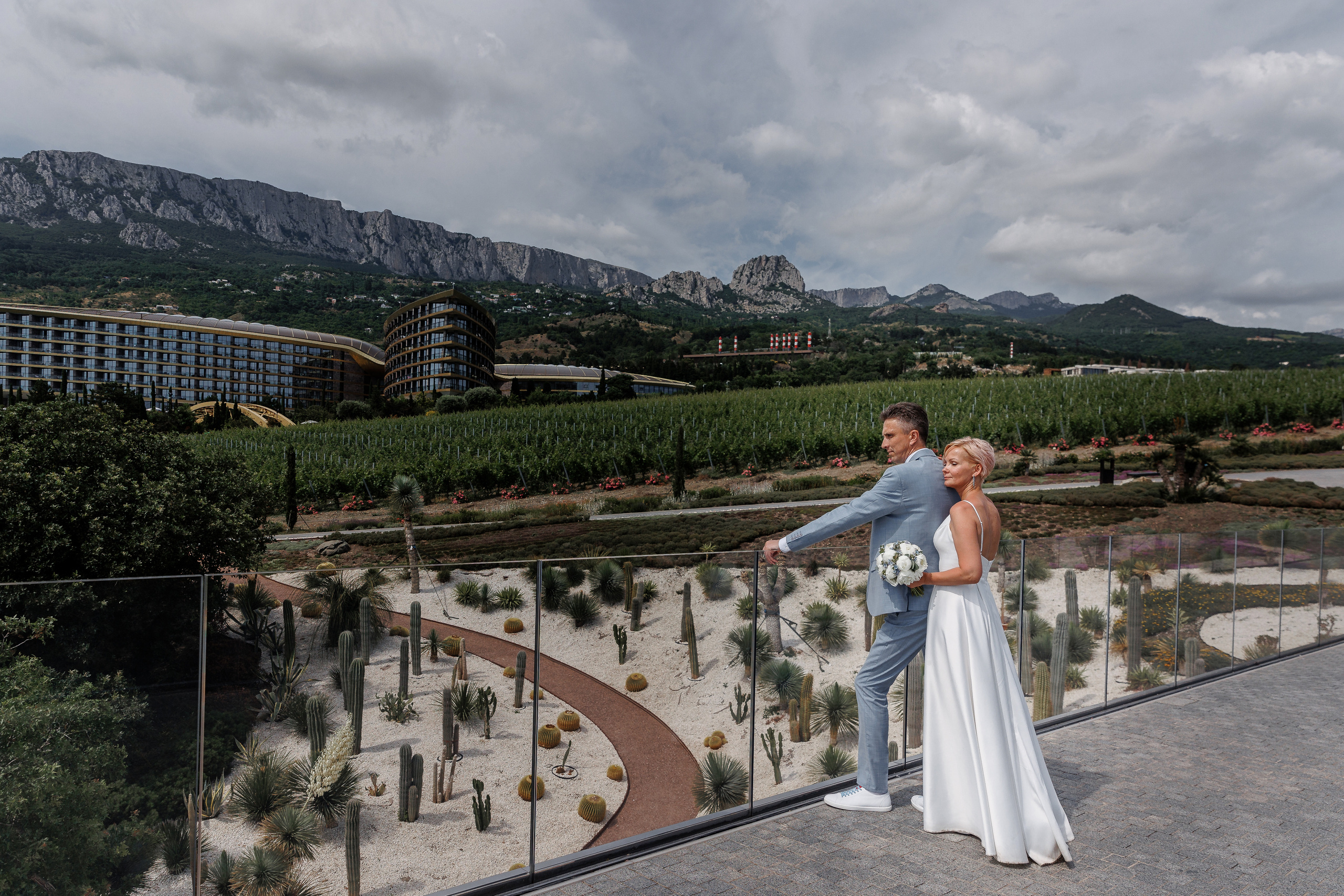 Ялта и Винный парк. Анонс свадьбы Дмитрия и Анны. Свадебный фотограф в Крыму и Севастополе Ольга Баскакова