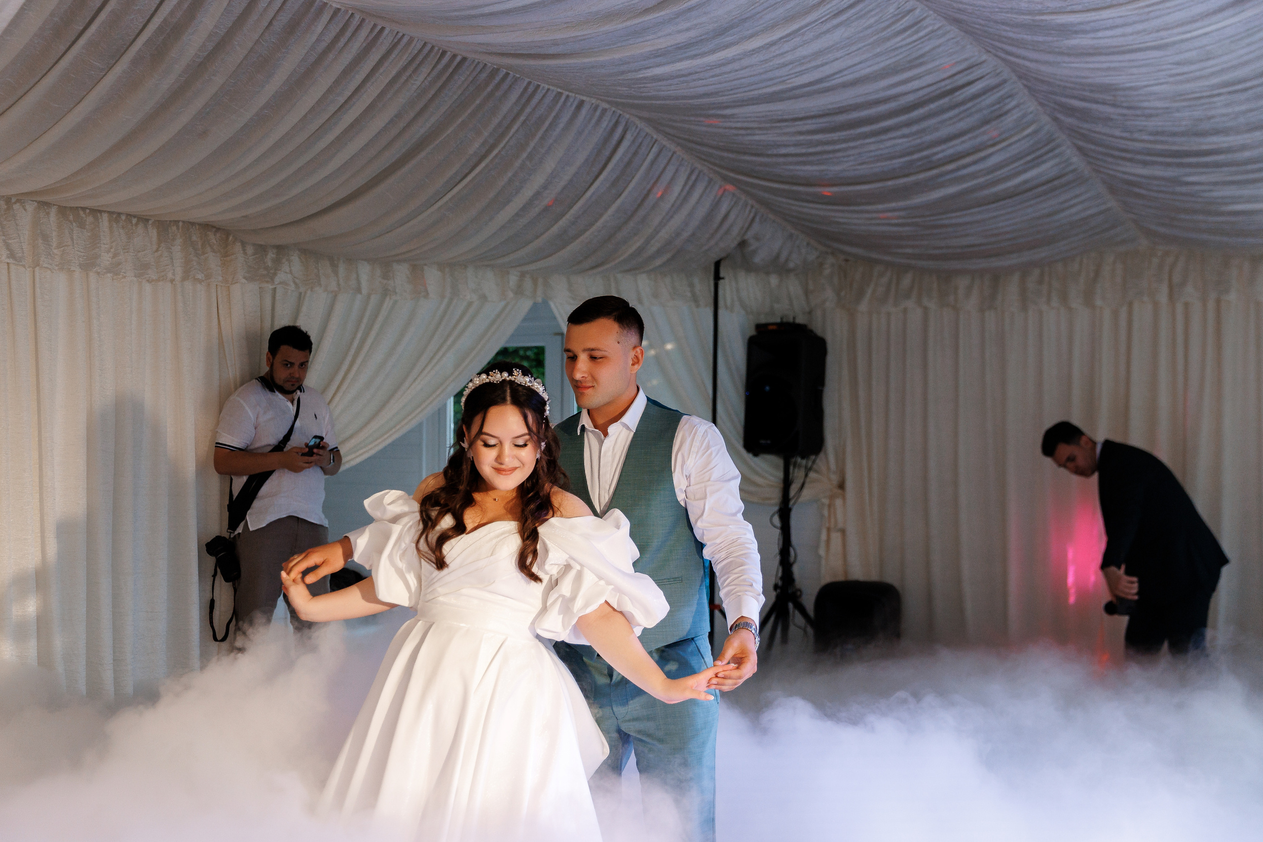 Южная терраса с бордовыми акцентами. Анонс свадьбы Анастасии и Ивана. Свадебный фотограф в Крыму и Севастополе Ольга Баскакова