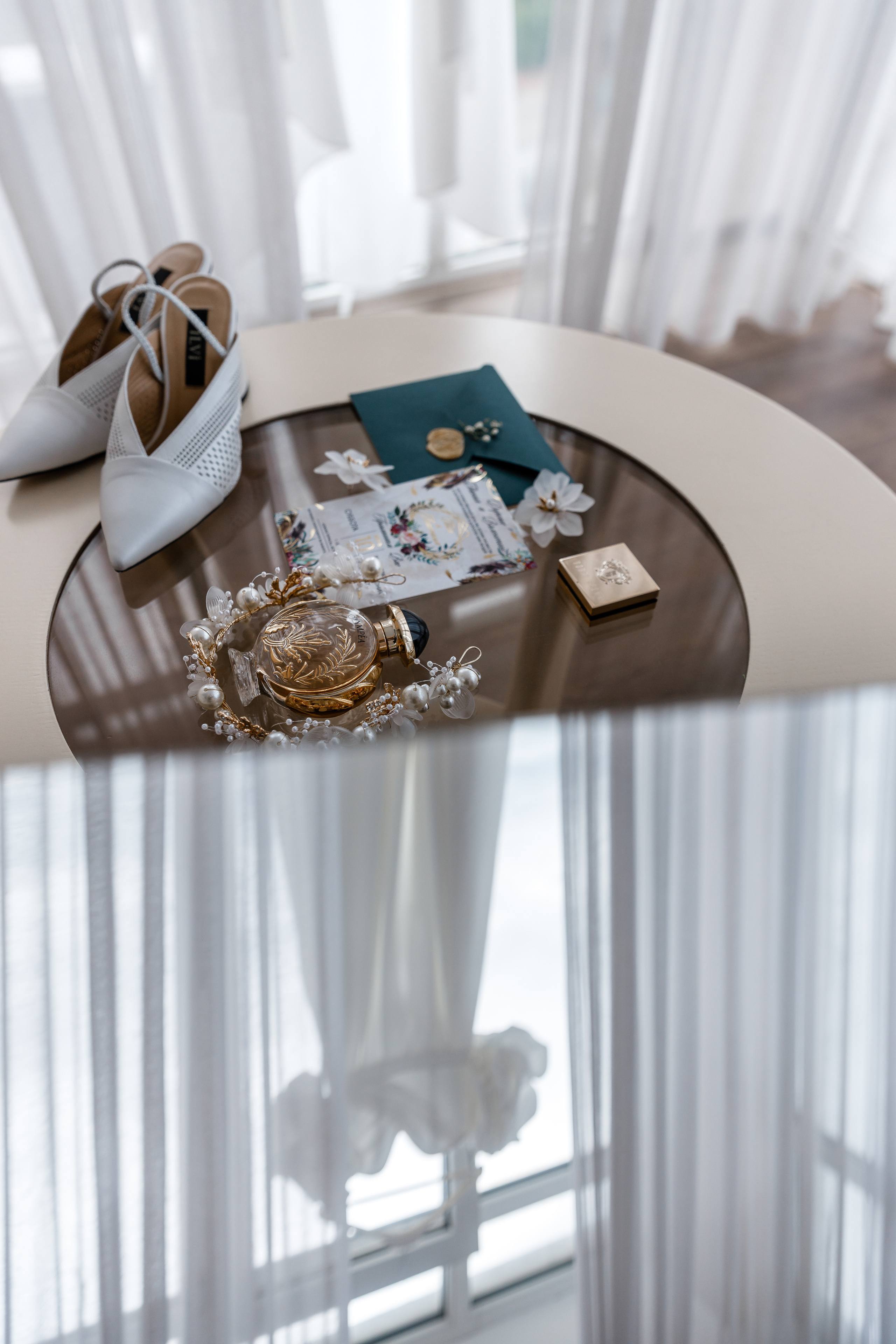 Южная терраса с бордовыми акцентами. Анонс свадьбы Анастасии и Ивана. Свадебный фотограф в Крыму и Севастополе Ольга Баскакова