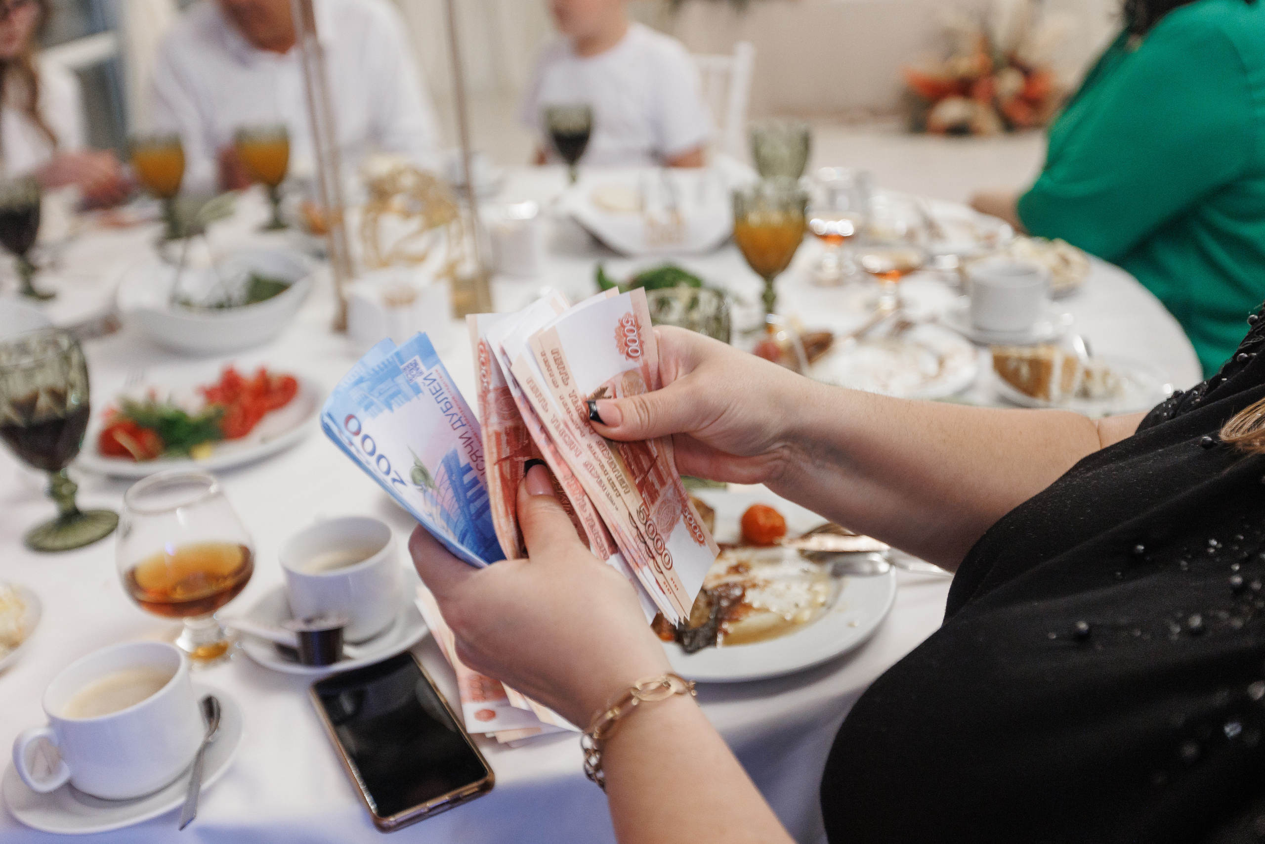 Южная терраса с бордовыми акцентами. Анонс свадьбы Анастасии и Ивана. Свадебный фотограф в Крыму и Севастополе Ольга Баскакова