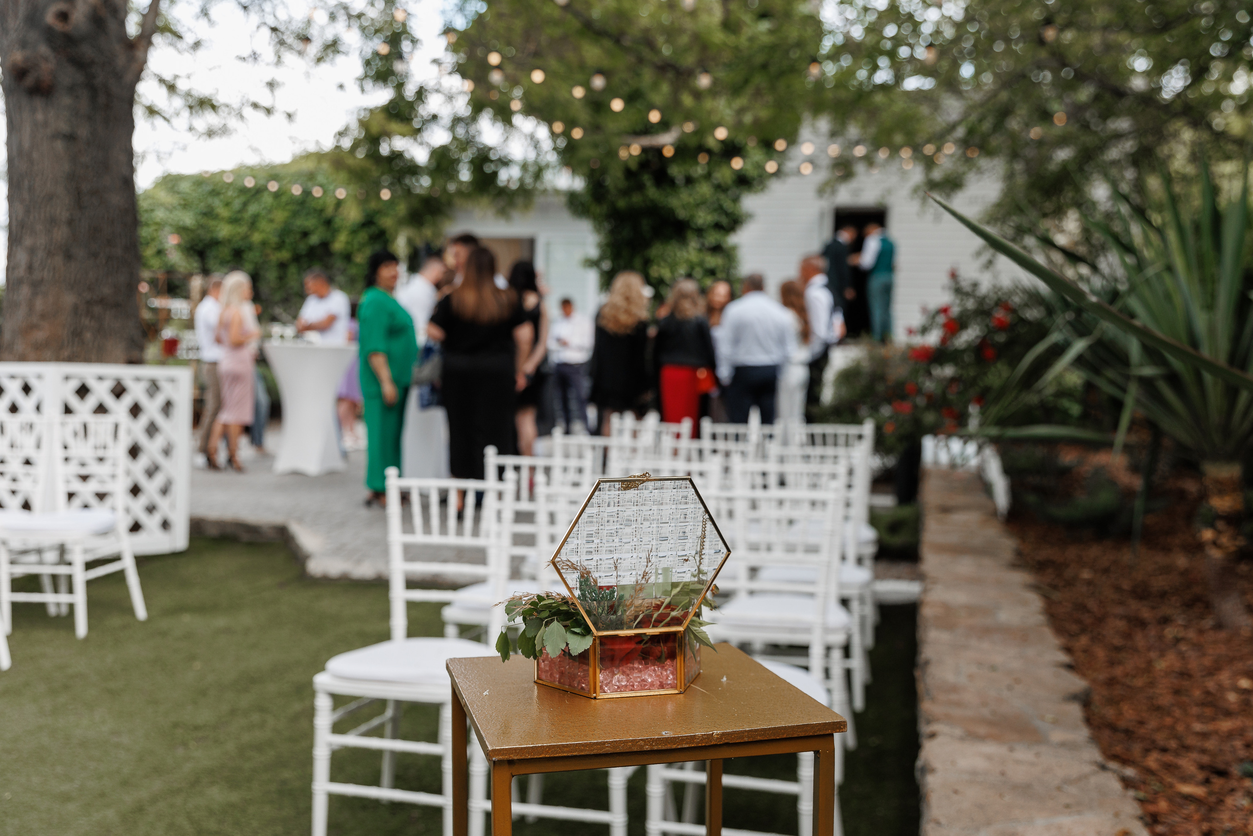 Южная терраса с бордовыми акцентами. Анонс свадьбы Анастасии и Ивана. Свадебный фотограф в Крыму и Севастополе Ольга Баскакова