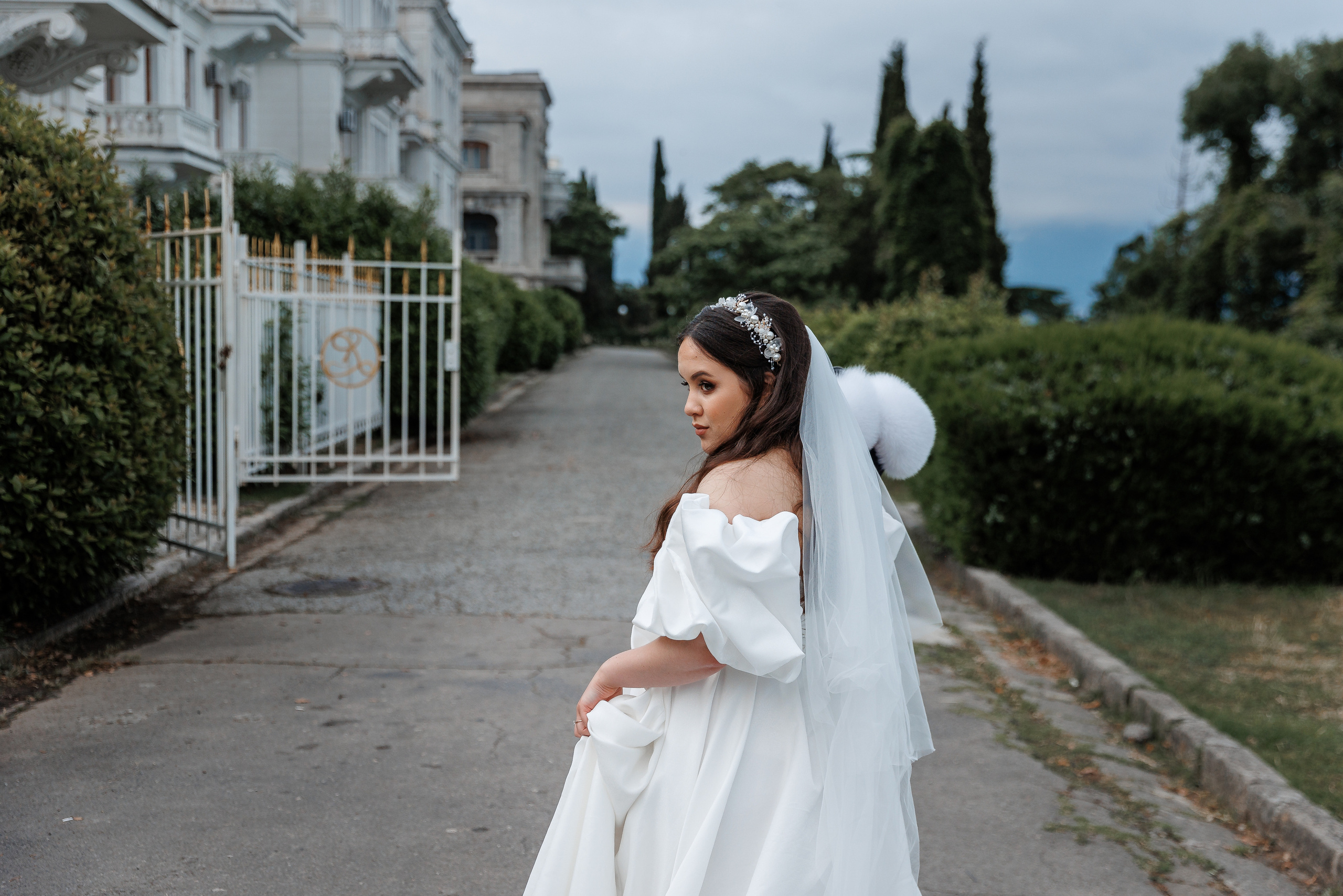 Южная терраса с бордовыми акцентами. Анонс свадьбы Анастасии и Ивана. Свадебный фотограф в Крыму и Севастополе Ольга Баскакова