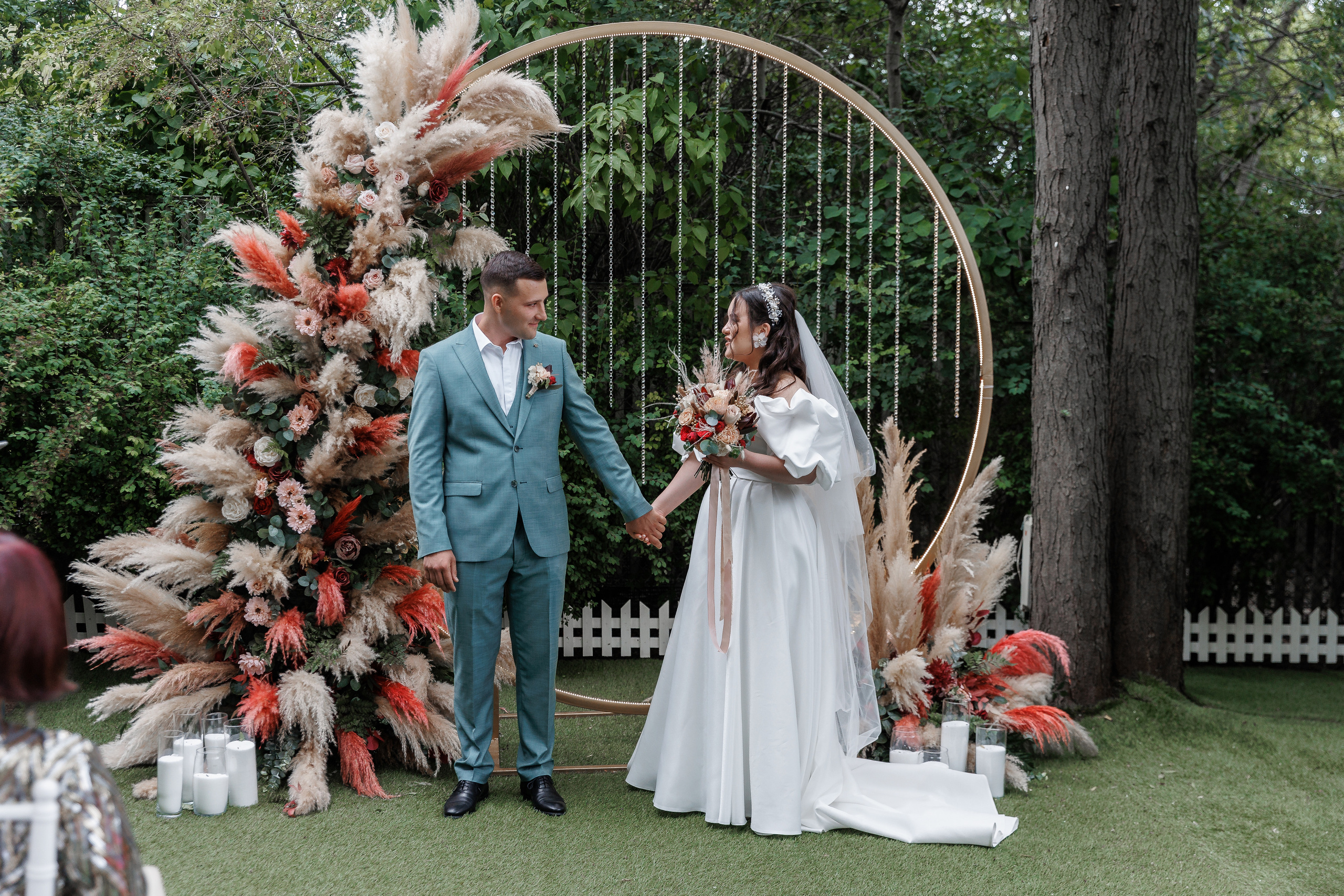 Южная терраса с бордовыми акцентами. Анонс свадьбы Анастасии и Ивана. Свадебный фотограф в Крыму и Севастополе Ольга Баскакова