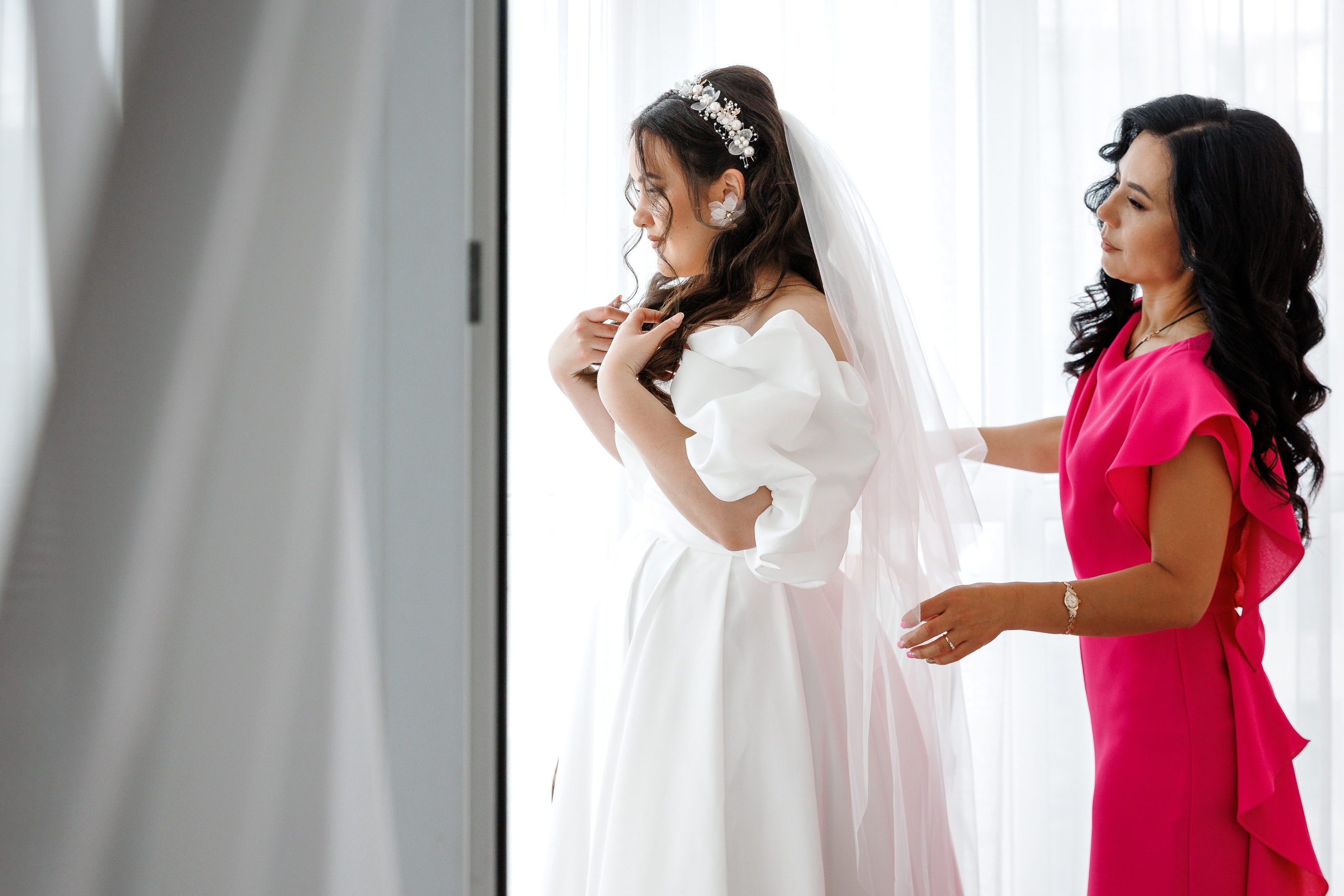 Южная терраса с бордовыми акцентами. Анонс свадьбы Анастасии и Ивана. Свадебный фотограф в Крыму и Севастополе Ольга Баскакова