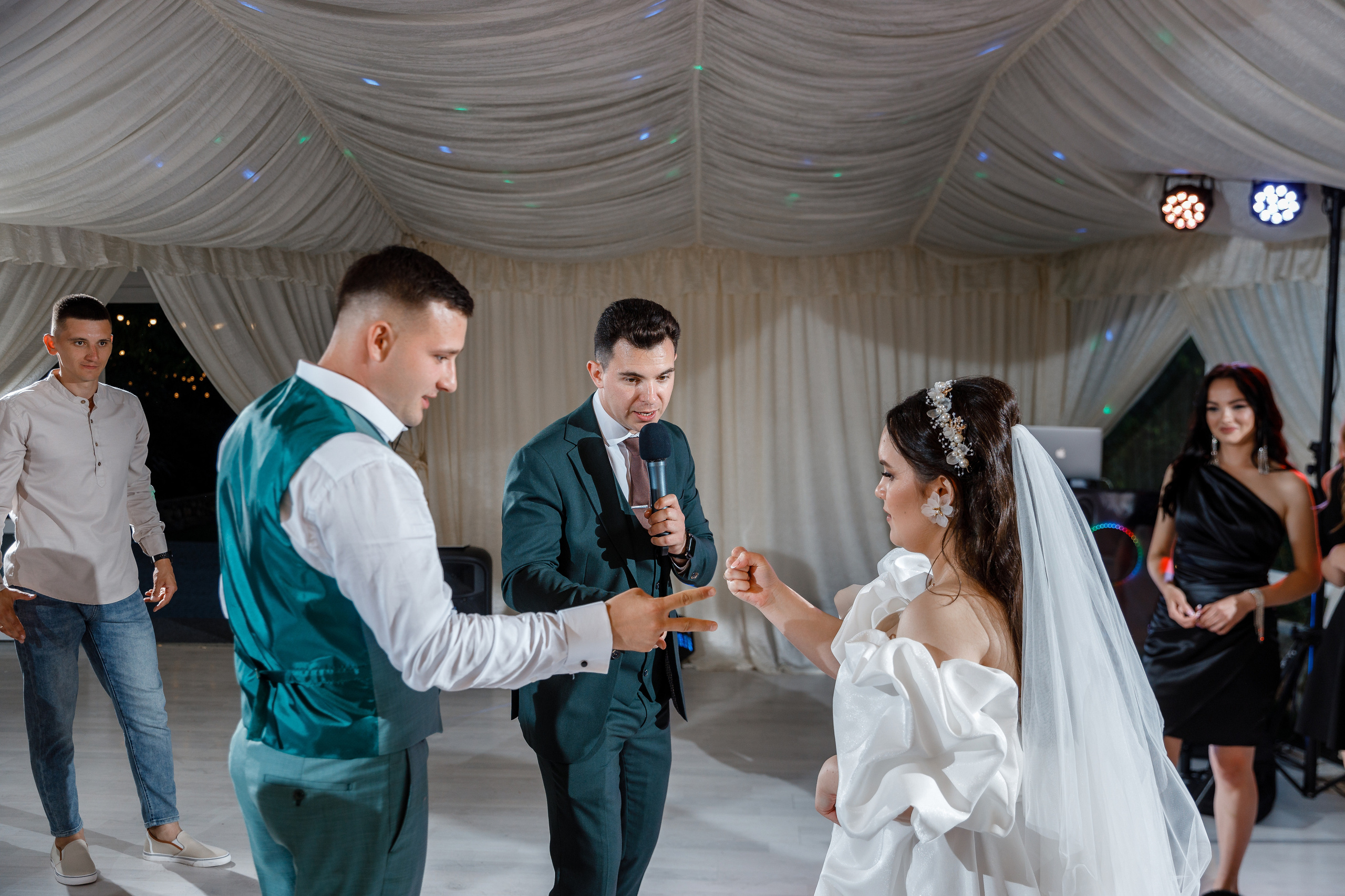 Южная терраса с бордовыми акцентами. Анонс свадьбы Анастасии и Ивана. Свадебный фотограф в Крыму и Севастополе Ольга Баскакова