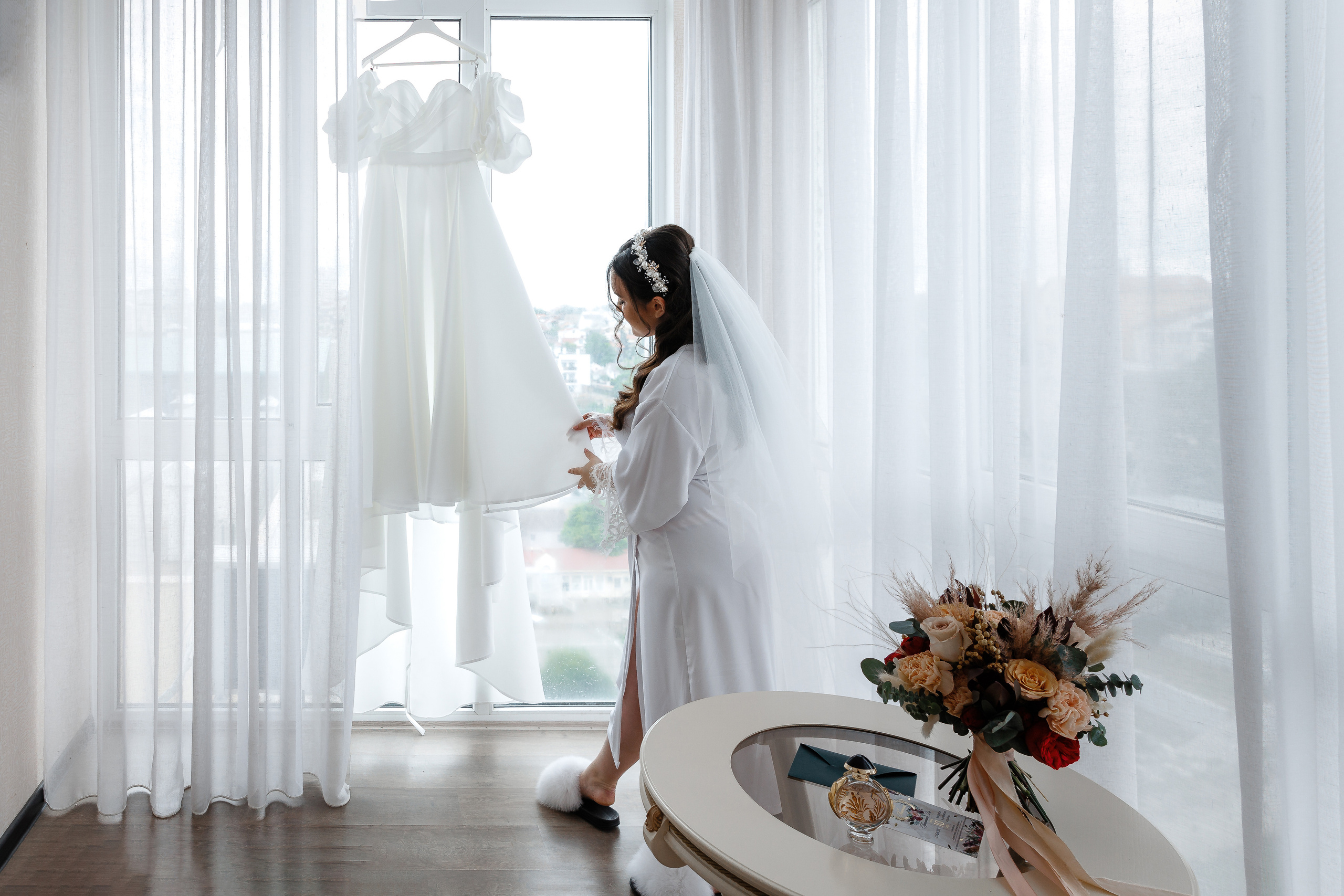 Южная терраса с бордовыми акцентами. Анонс свадьбы Анастасии и Ивана. Свадебный фотограф в Крыму и Севастополе Ольга Баскакова