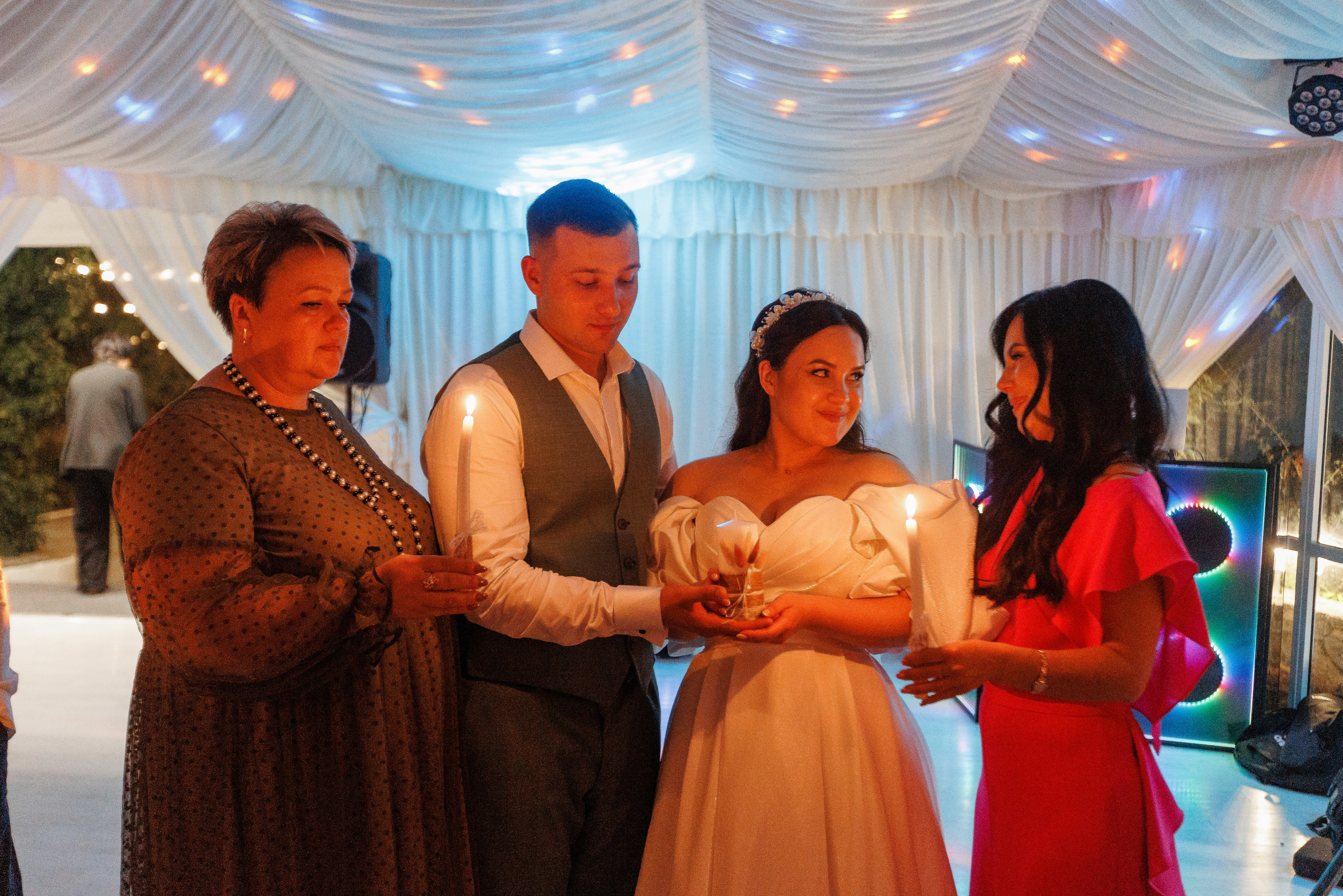 Южная терраса с бордовыми акцентами. Анонс свадьбы Анастасии и Ивана. Свадебный фотограф в Крыму и Севастополе Ольга Баскакова