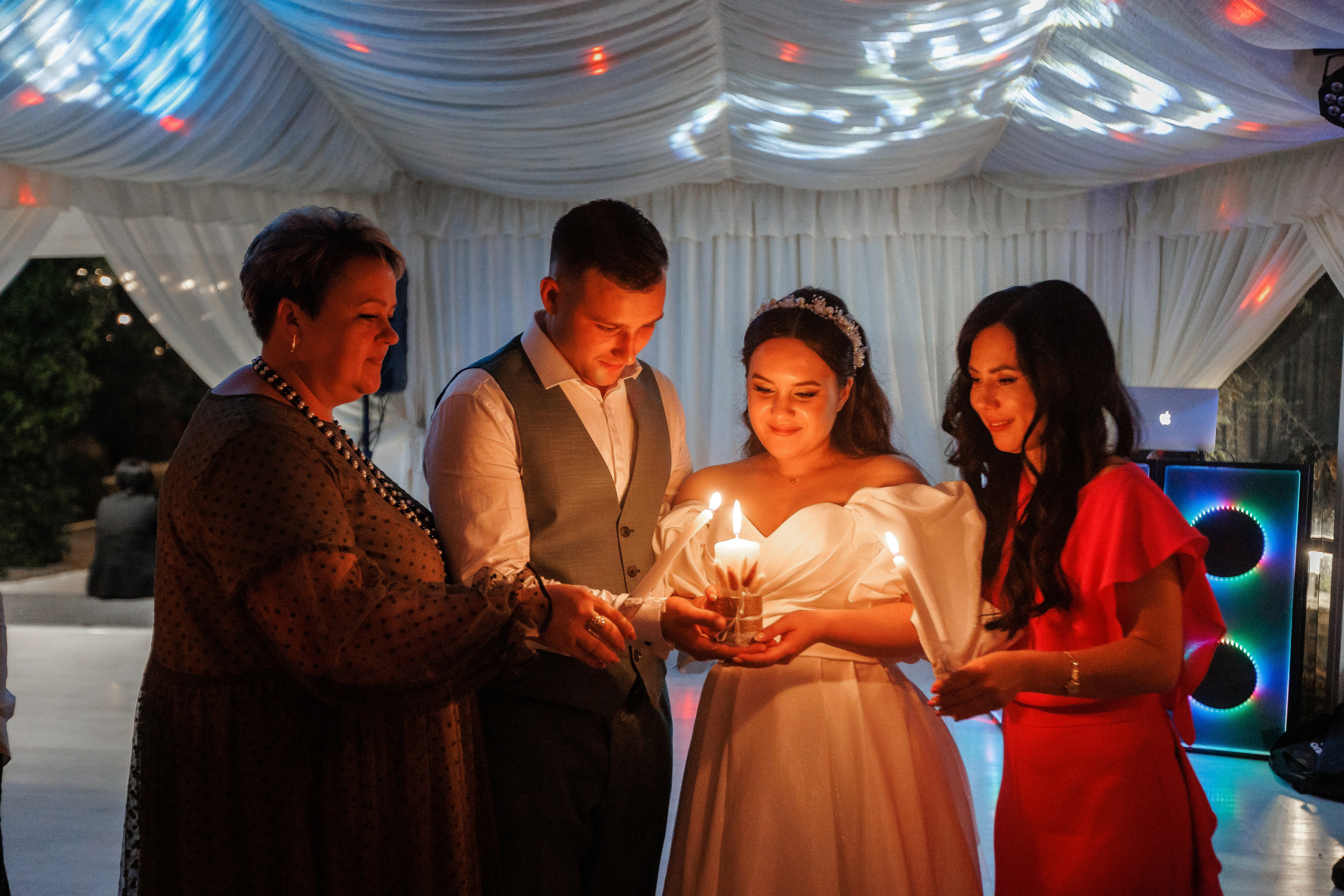 Южная терраса с бордовыми акцентами. Анонс свадьбы Анастасии и Ивана. Свадебный фотограф в Крыму и Севастополе Ольга Баскакова