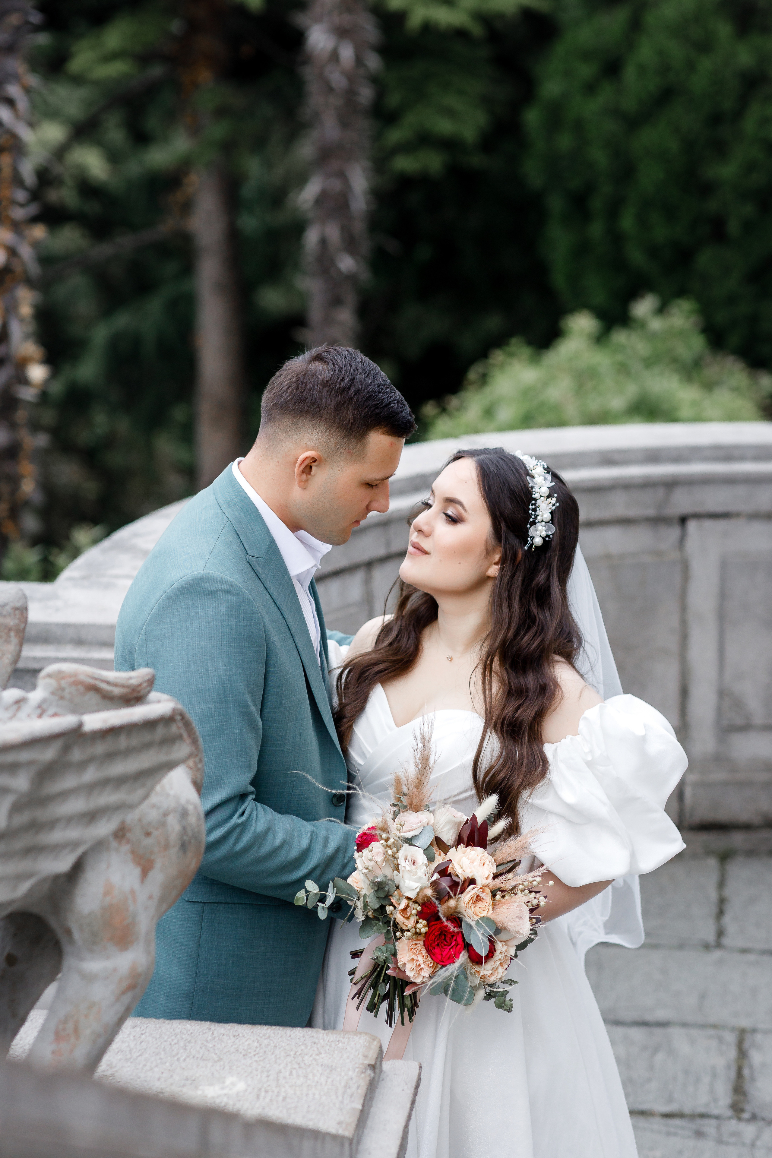 Южная терраса с бордовыми акцентами. Анонс свадьбы Анастасии и Ивана. Свадебный фотограф в Крыму и Севастополе Ольга Баскакова