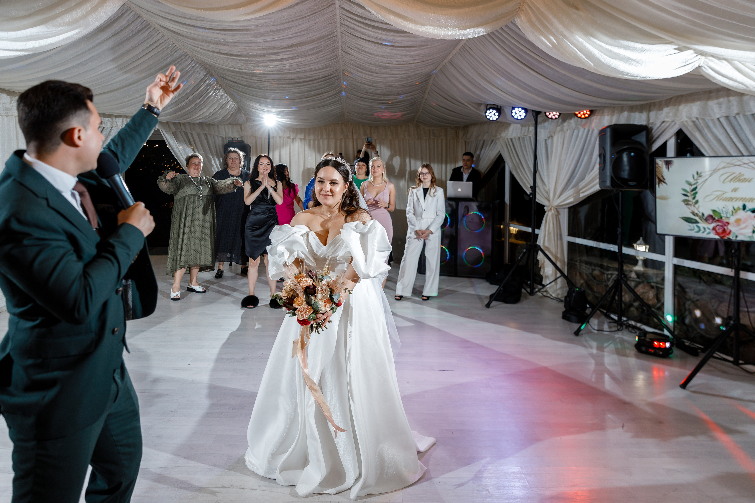 Южная терраса с бордовыми акцентами. Анонс свадьбы Анастасии и Ивана. Свадебный фотограф в Крыму и Севастополе Ольга Баскакова