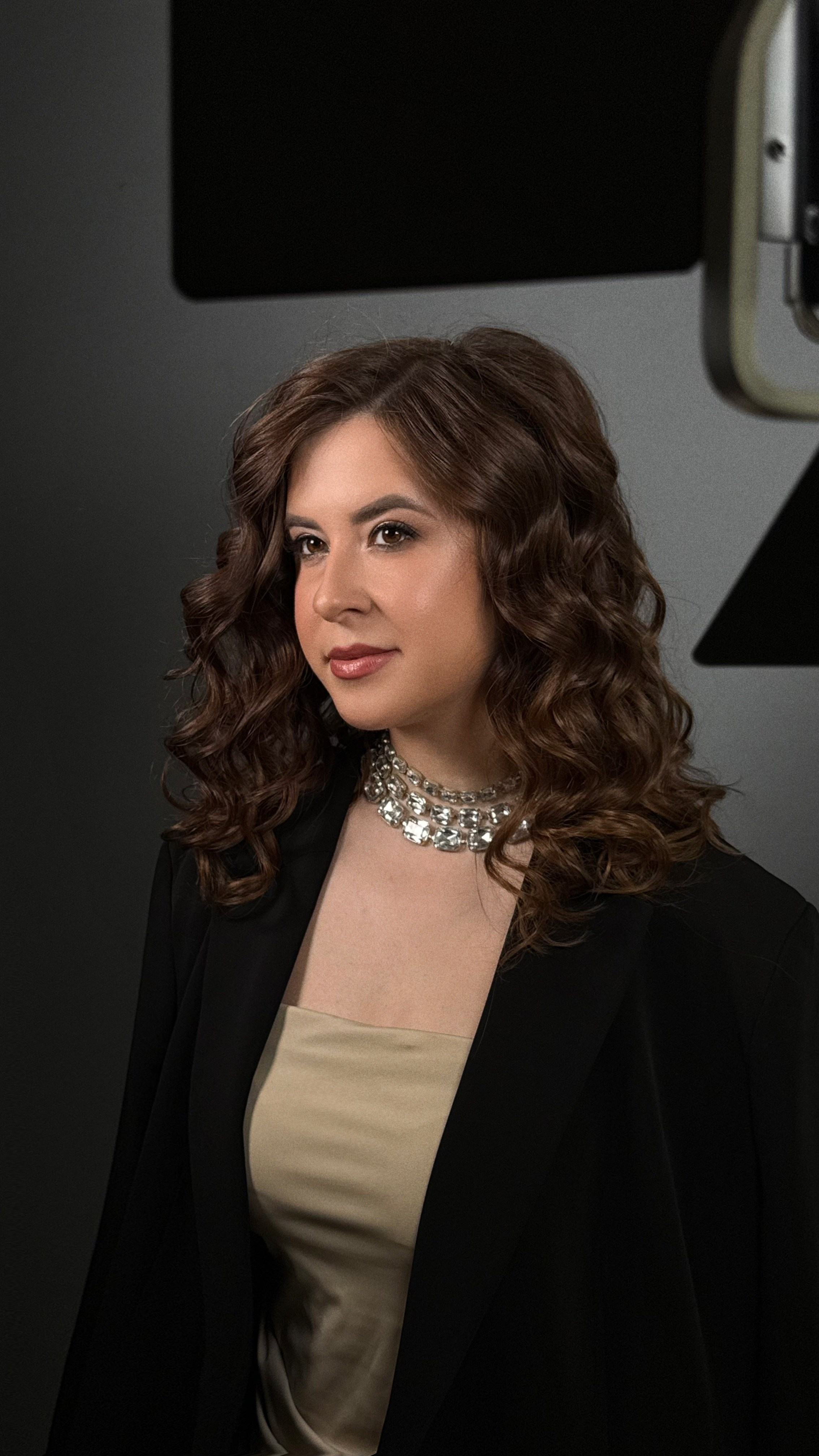 Образы. Студия визажистов, стилистов по прическам, бровистов и мастеров по ресницам