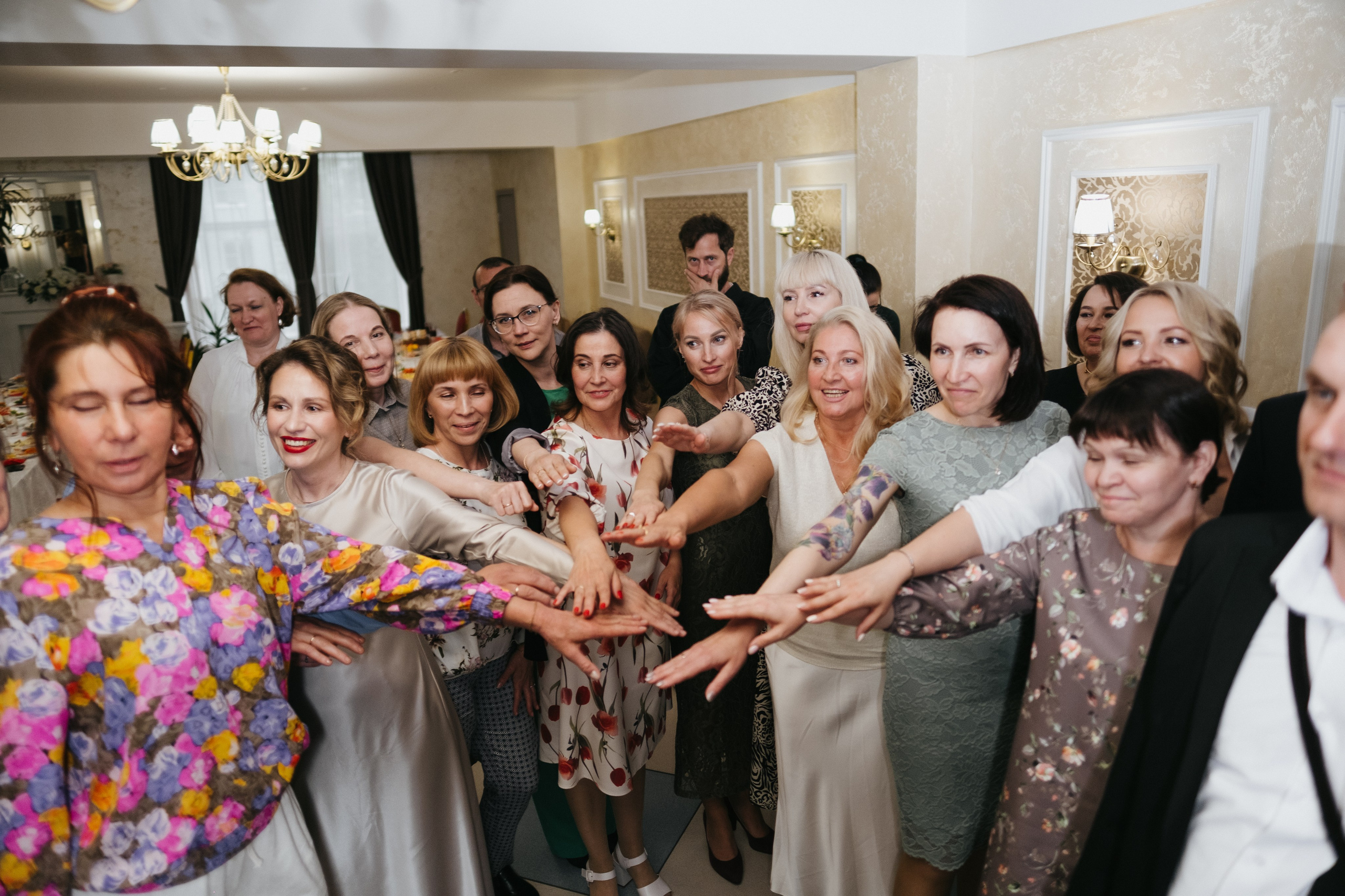 Выпускной 11 класс школы № 30. Свадебный и репортажной фотограф Денис Ожигин в Краснодаре и Краснодарском крае