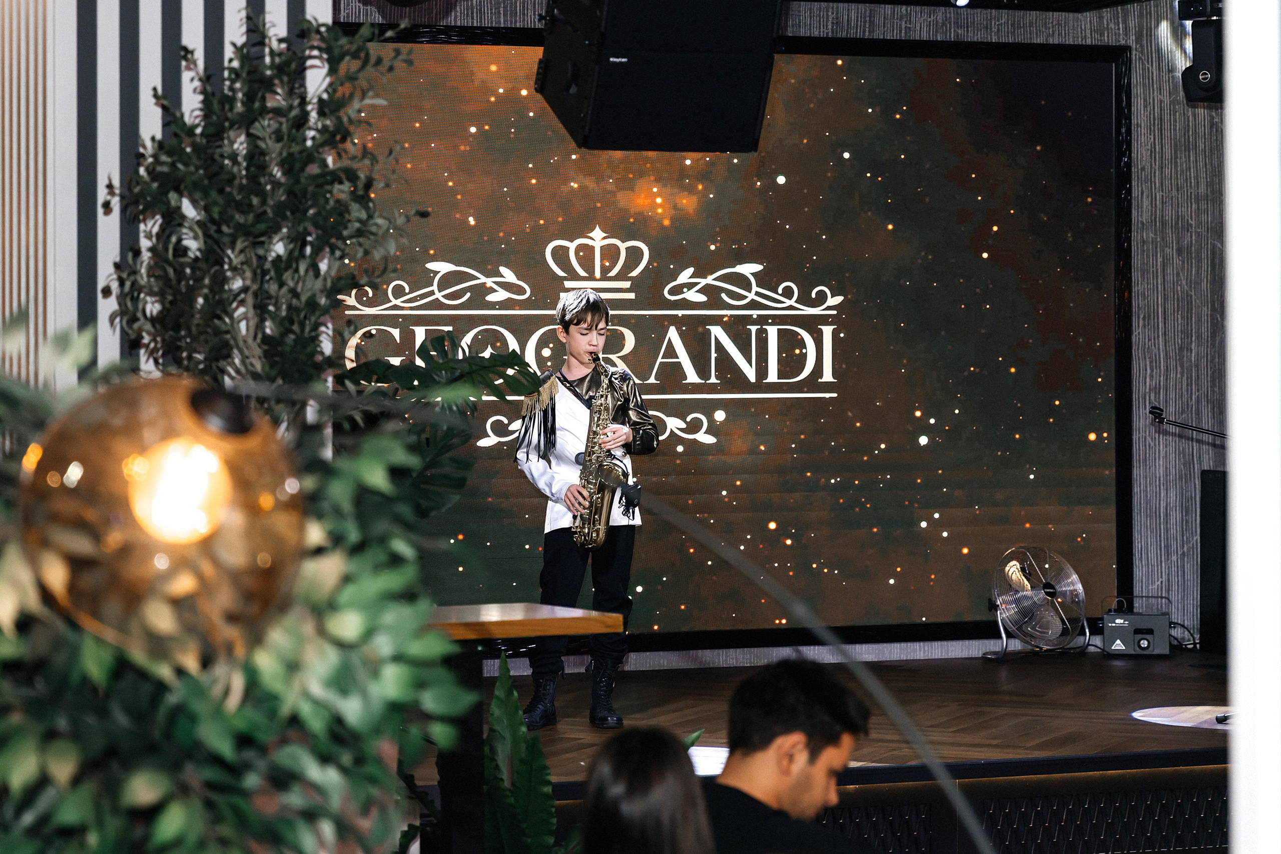 Творческий вечер «Юные таланты» в ресторане Геогранди. Фотограф и Видеограф в Краснодаре Юлия Солодченко