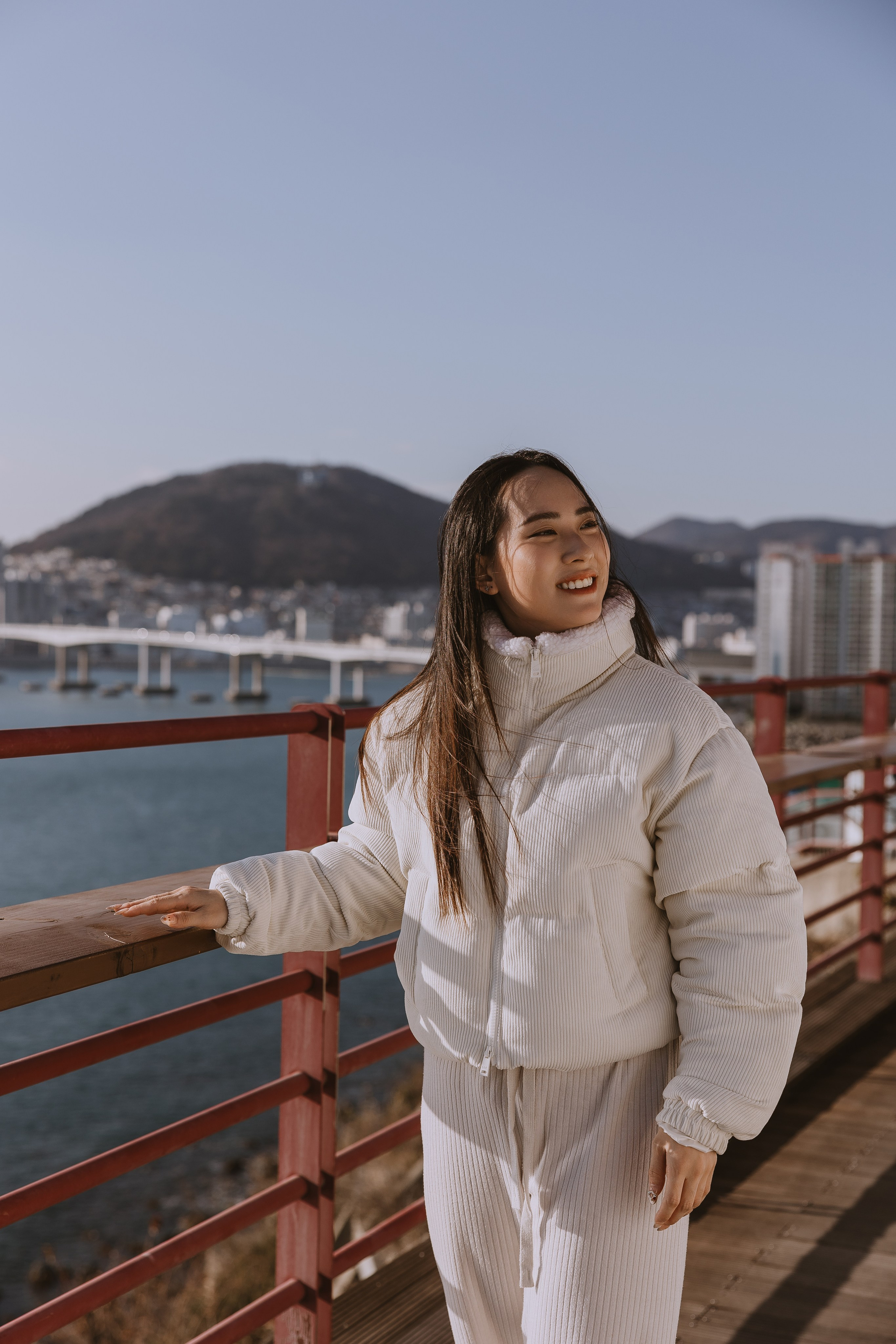 Семейная прогулка в Пусане. Зимняя фотопрогулка по Пусану. Фотопрогулка в Пусане. Семейная прогулочная фотоссесия. Фотосессии в Пусане. Фотоссесии в Корее. Фотограф Пусан. Какую одежду выбрать для фотосессии зимой. 