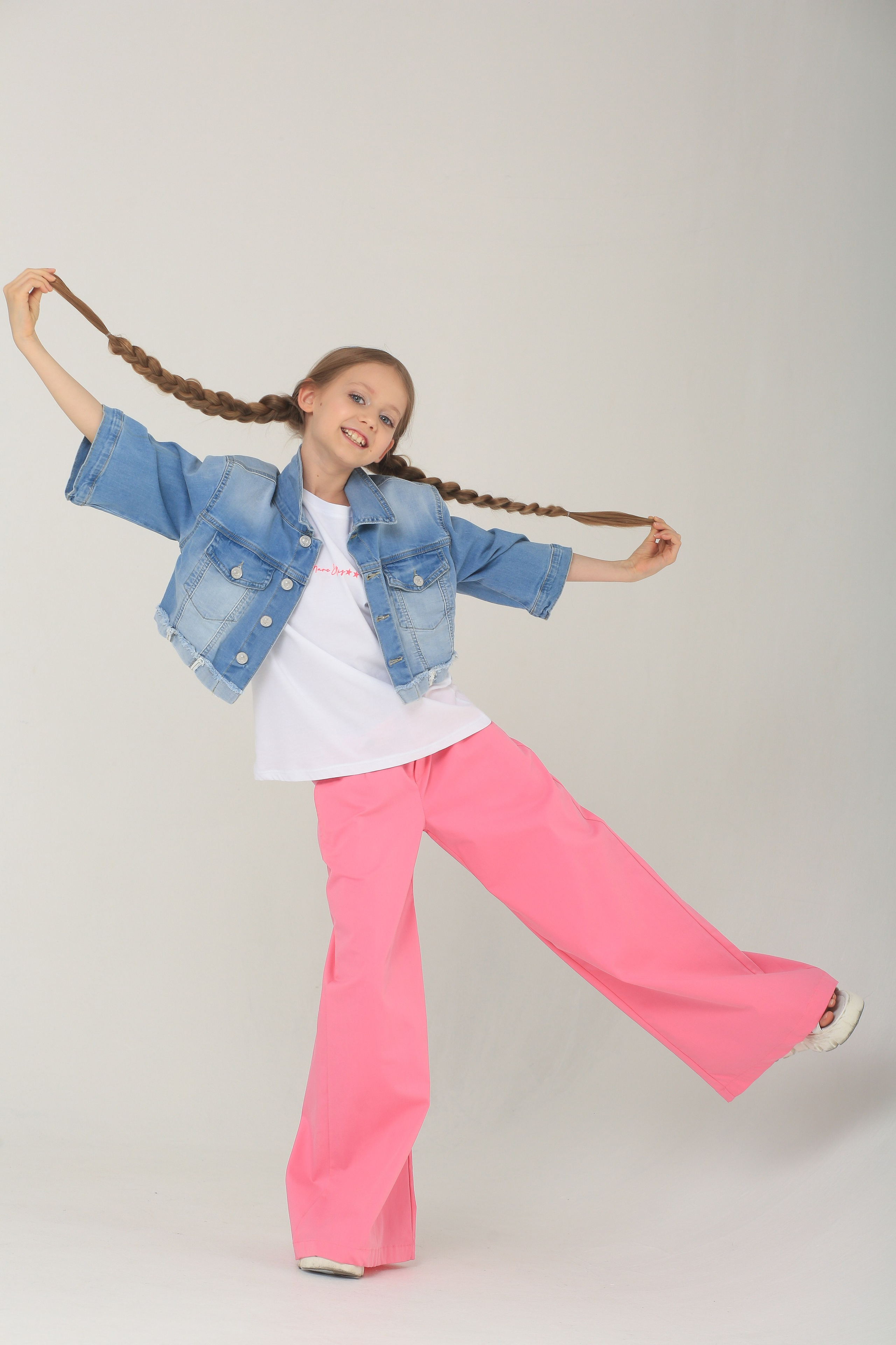 Модель девочка для предметной съемки Лаура А Казань| Sale Easy