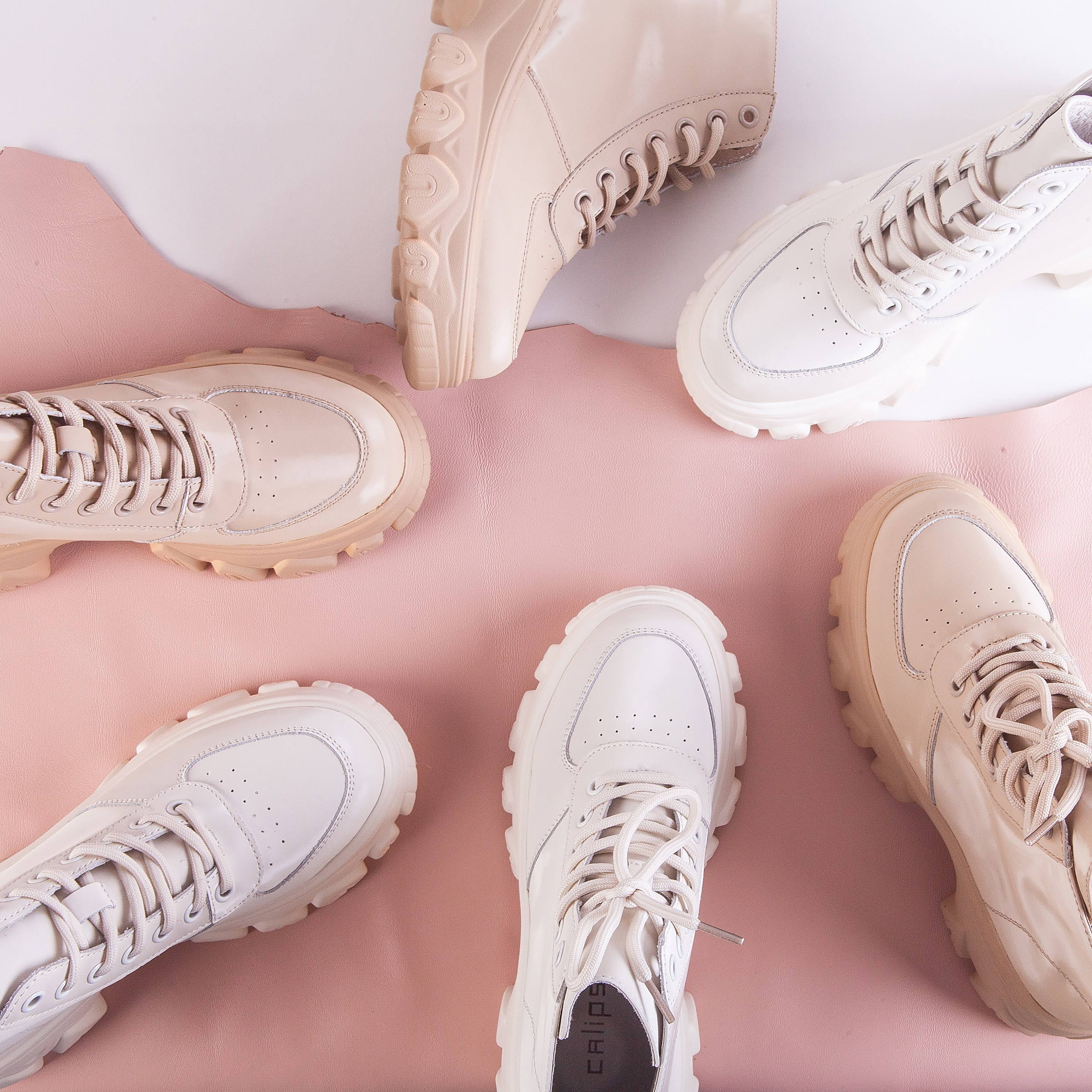 Обувь-модели. Съемка в фотостудии для маркетплейсов. Топ-фотограф