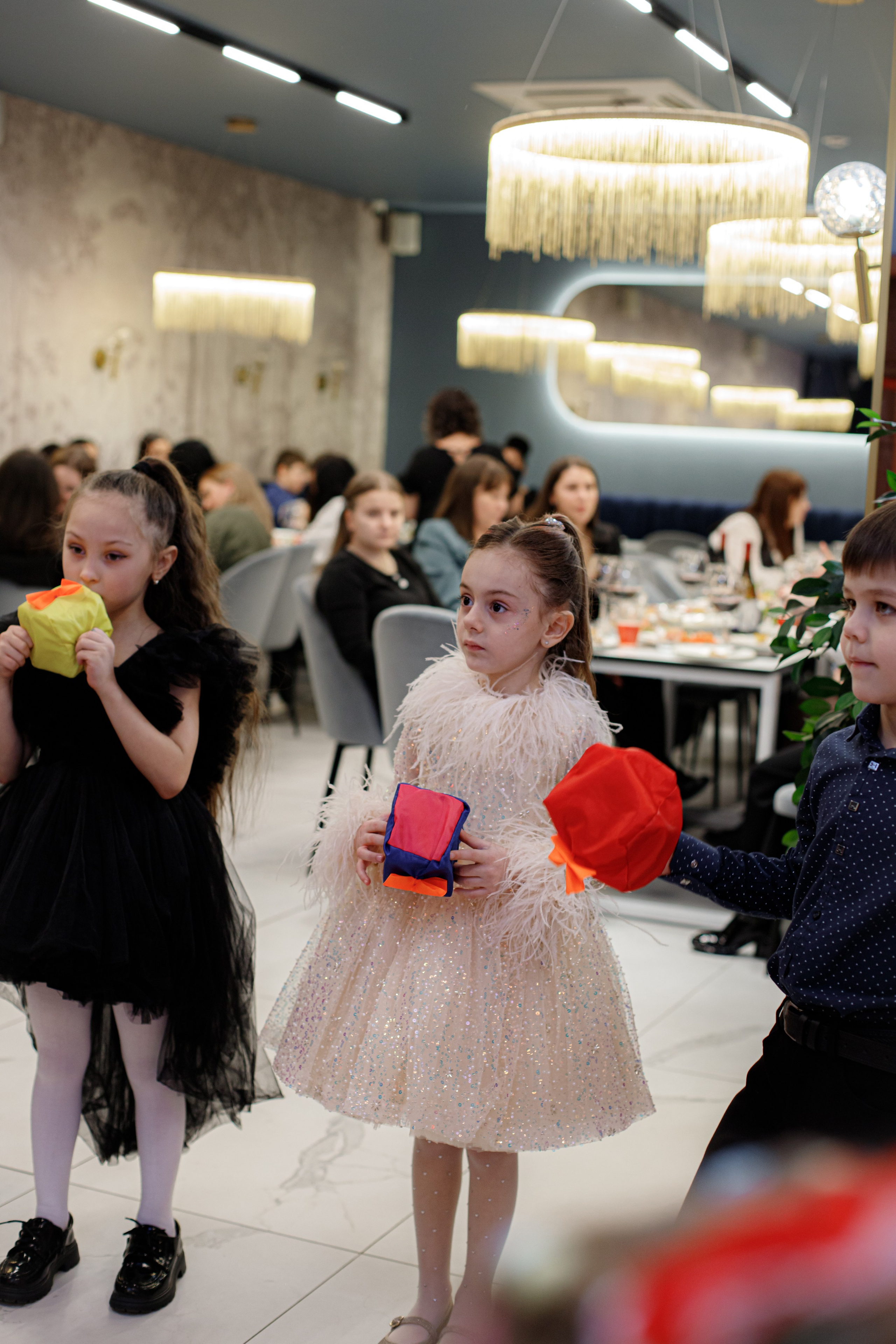 ASIA'S BIRTHDAY PARTY. Photokarish