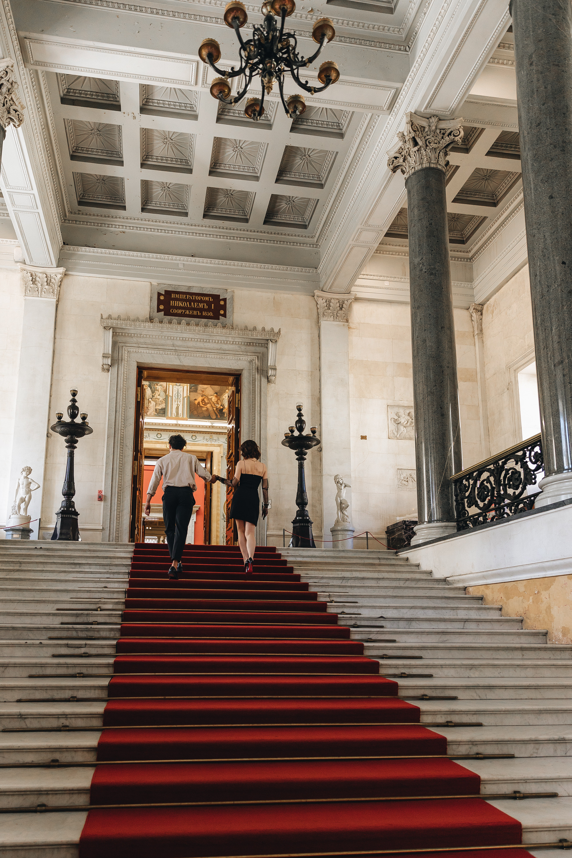 Лав стори в Эрмитаже. Свадьба. Свадебный фотограф. Свадебный фотограф и видеограф — Сергей и Дарья