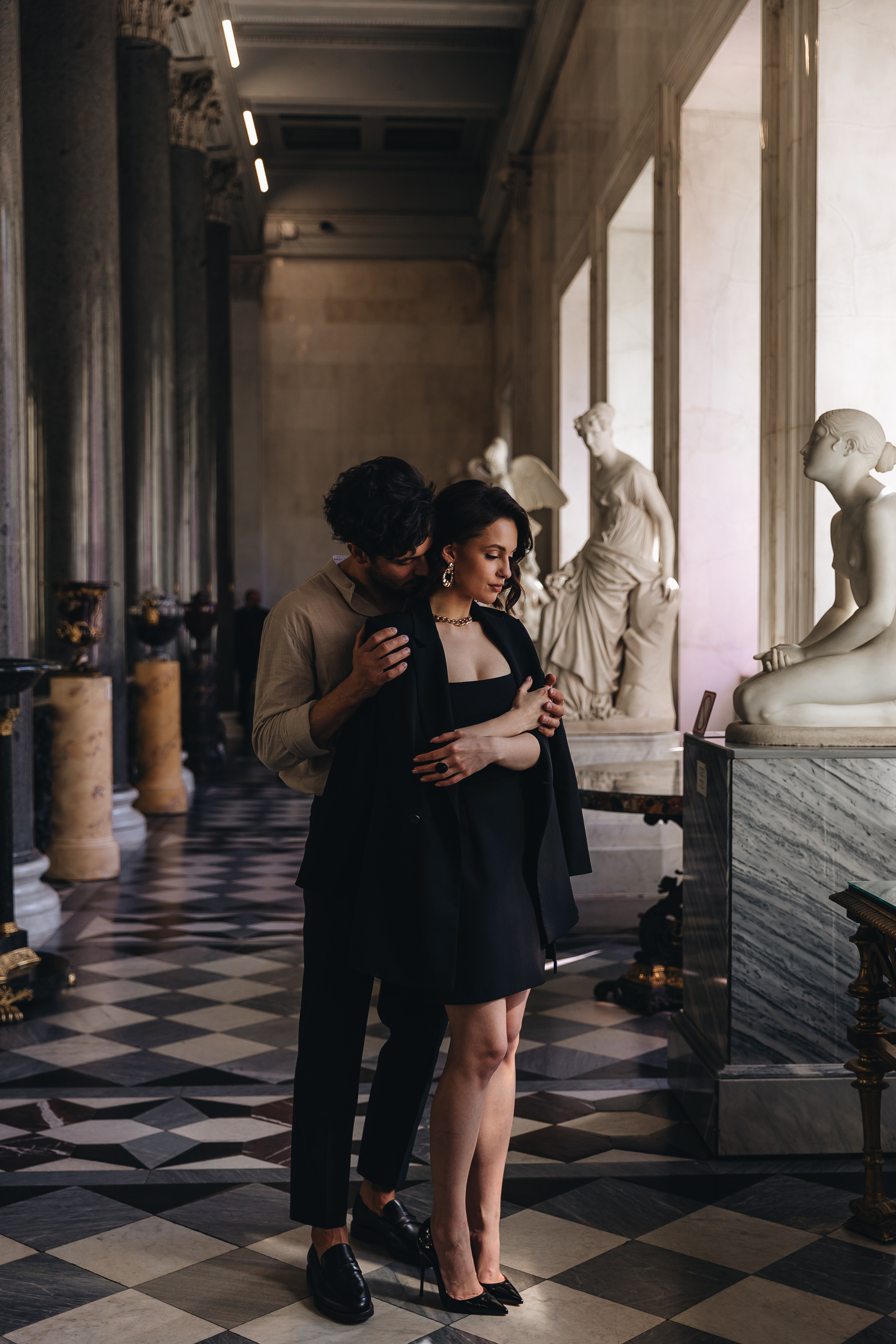 Лав стори в Эрмитаже. Свадьба. Свадебный фотограф. Свадебный фотограф и видеограф — Сергей и Дарья