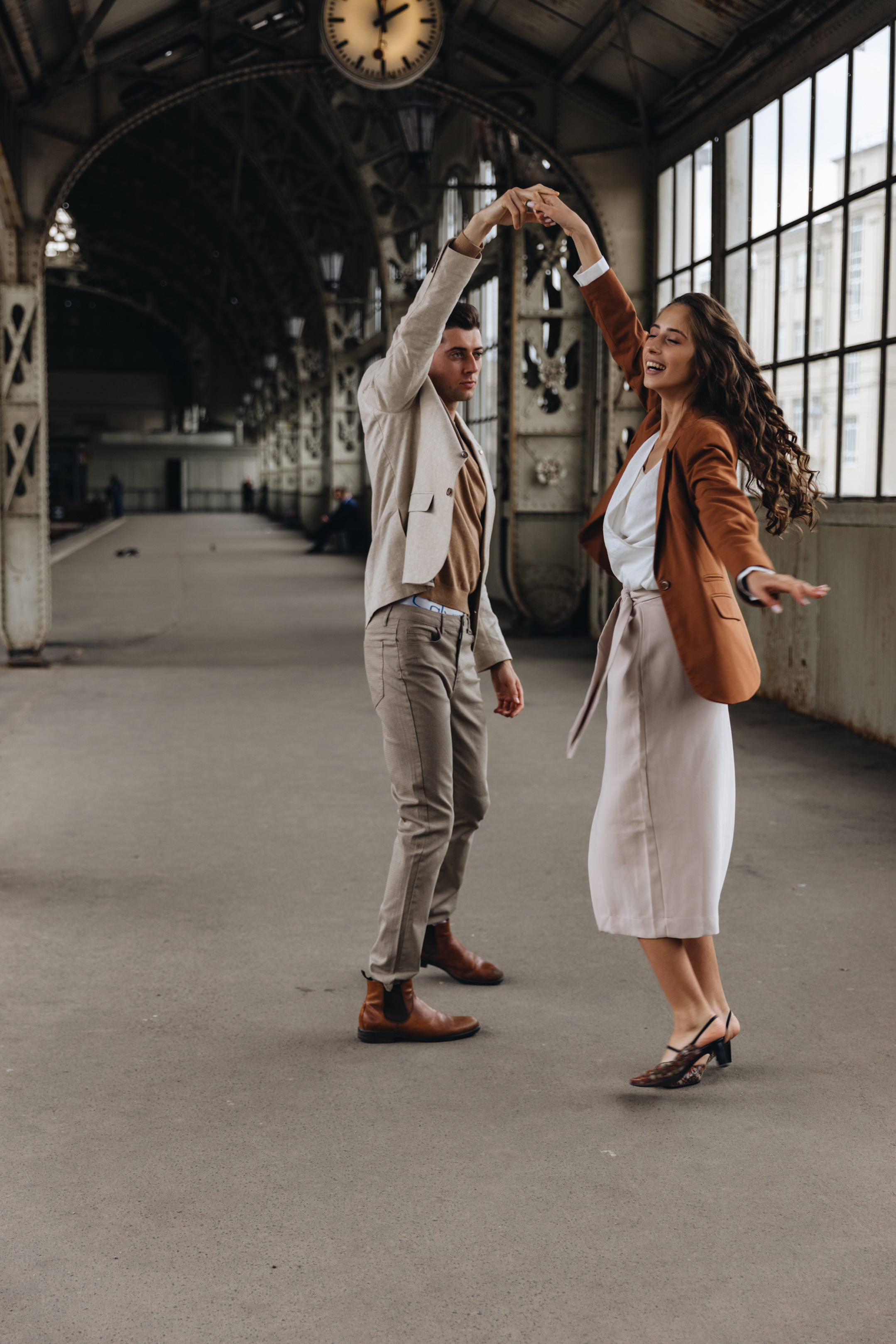 Лавстори на Витебском вокзале. Свадебный фотограф и видеограф — Сергей и Дарья