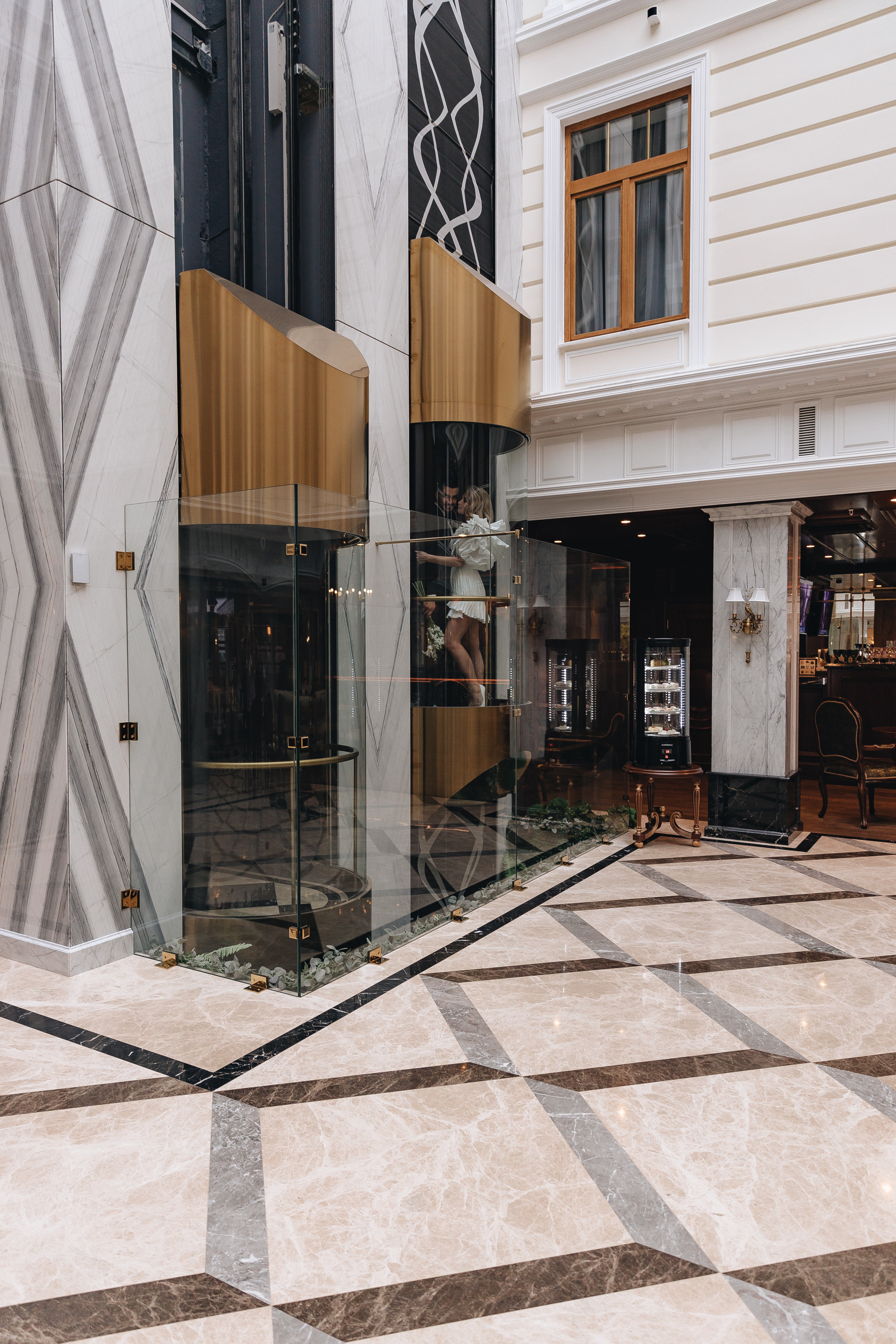 Свадебная фотосессия в отеле Tsar Palace. Свадебный фотограф и видеограф — Сергей и Дарья