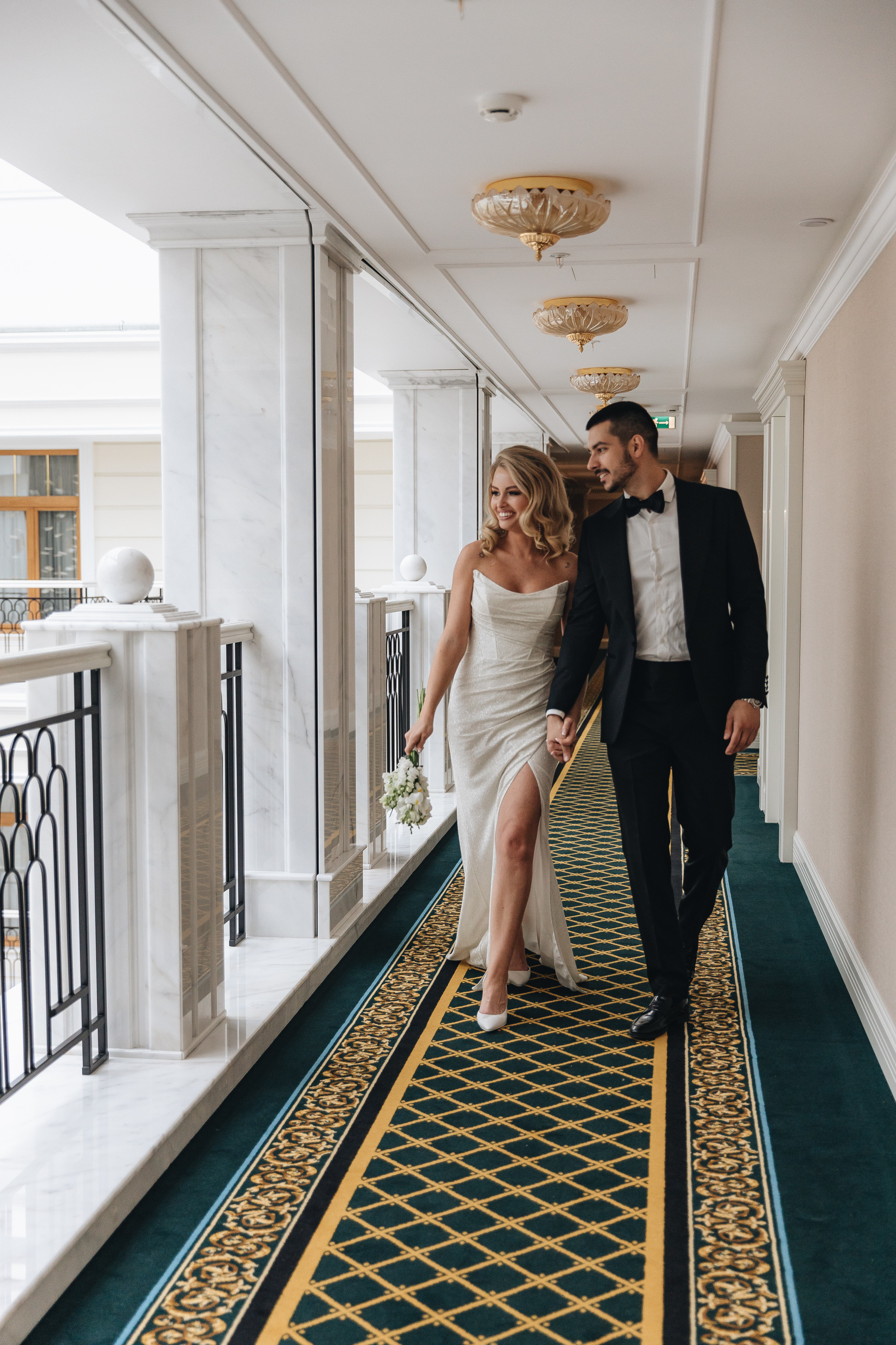 Свадебная фотосессия в отеле Tsar Palace. Свадебный фотограф и видеограф — Сергей и Дарья