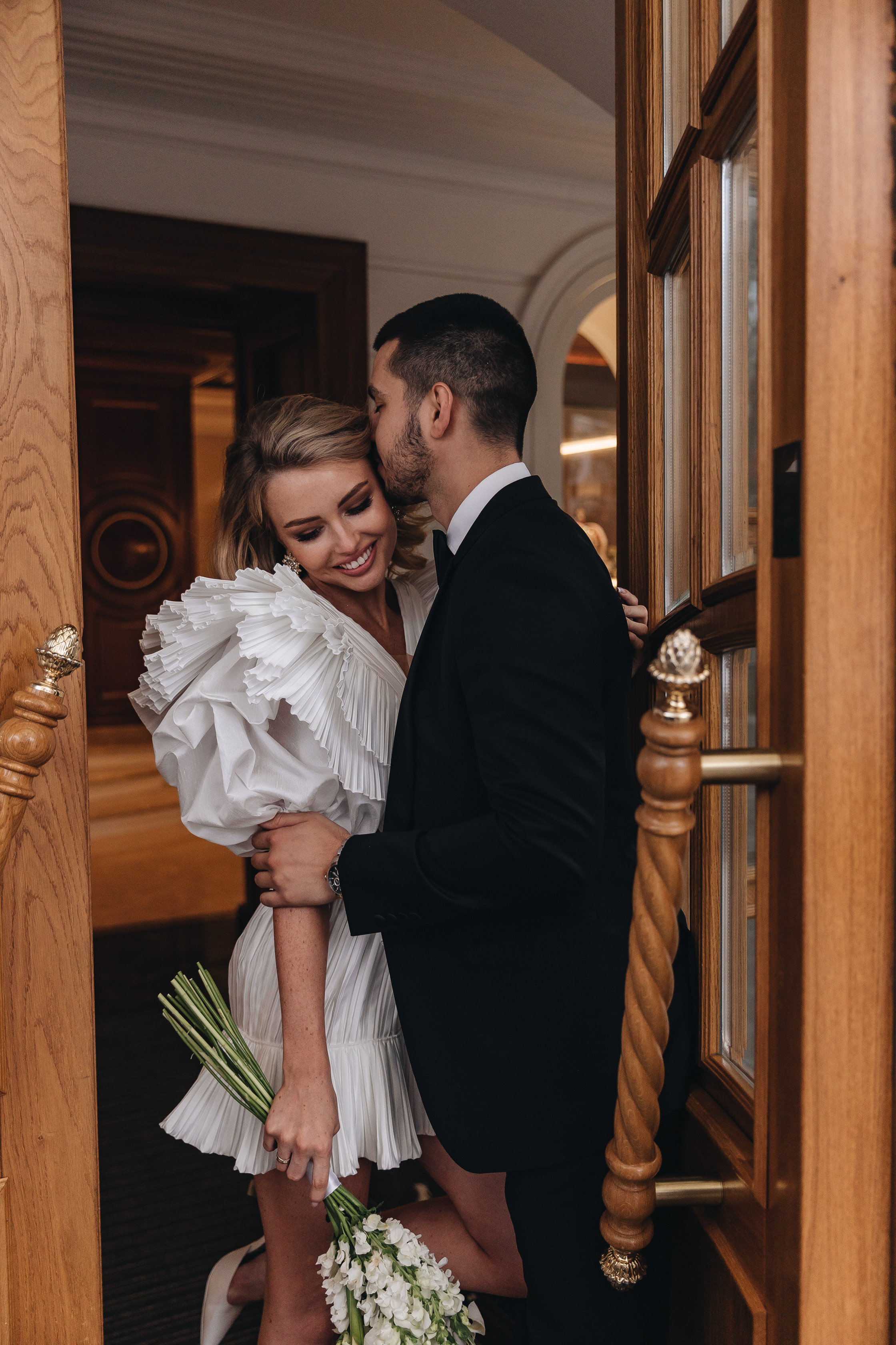 Свадебная фотосессия в отеле Tsar Palace. Свадебный фотограф и видеограф — Сергей и Дарья