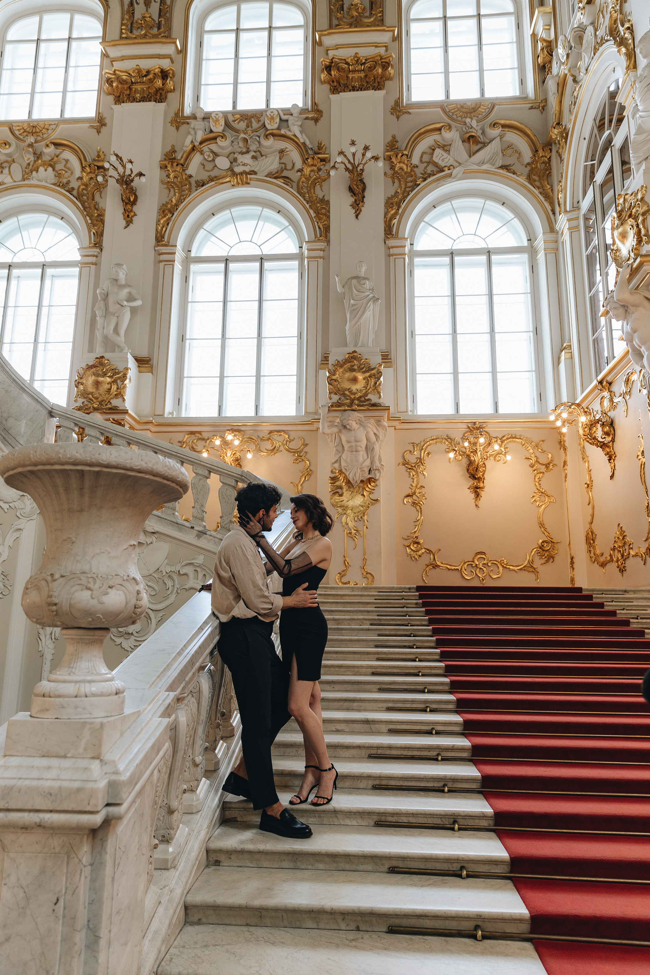 Лав стори в Эрмитаже. Свадьба. Свадебный фотограф. Свадебный фотограф и видеограф — Сергей и Дарья