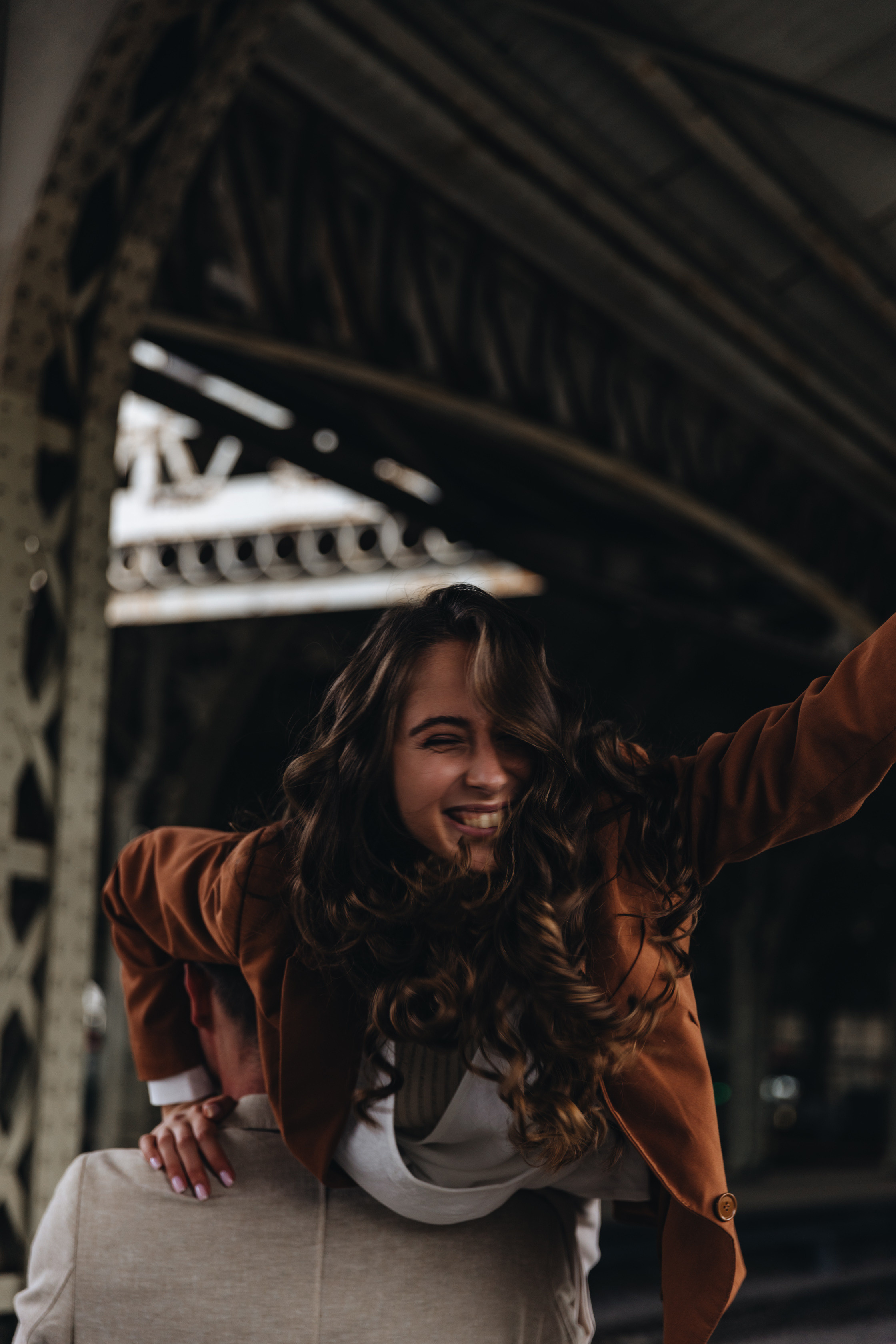 Лавстори на Витебском вокзале. Свадебный фотограф и видеограф — Сергей и Дарья