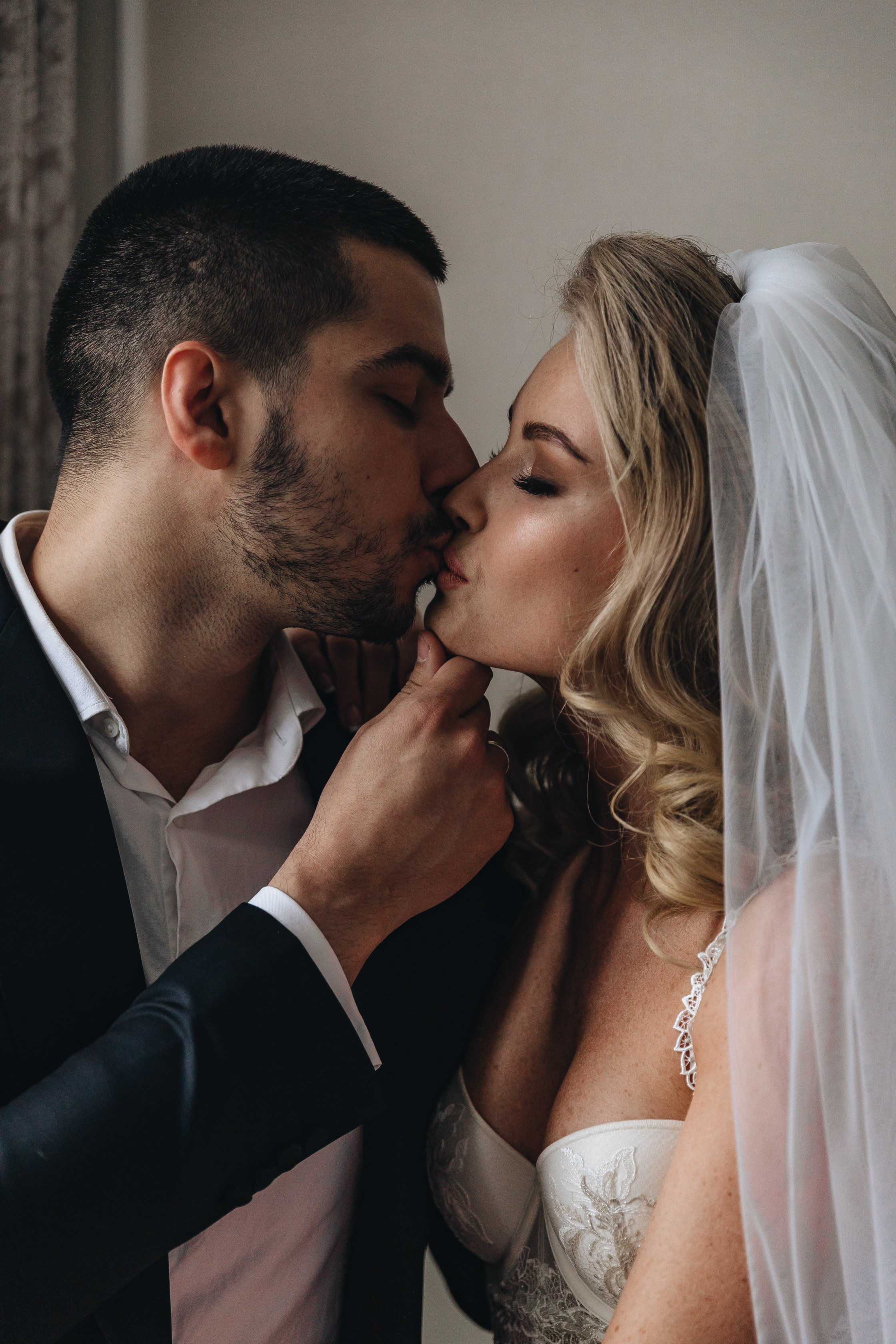 Свадебная фотосессия в отеле Tsar Palace. Свадебный фотограф и видеограф — Сергей и Дарья