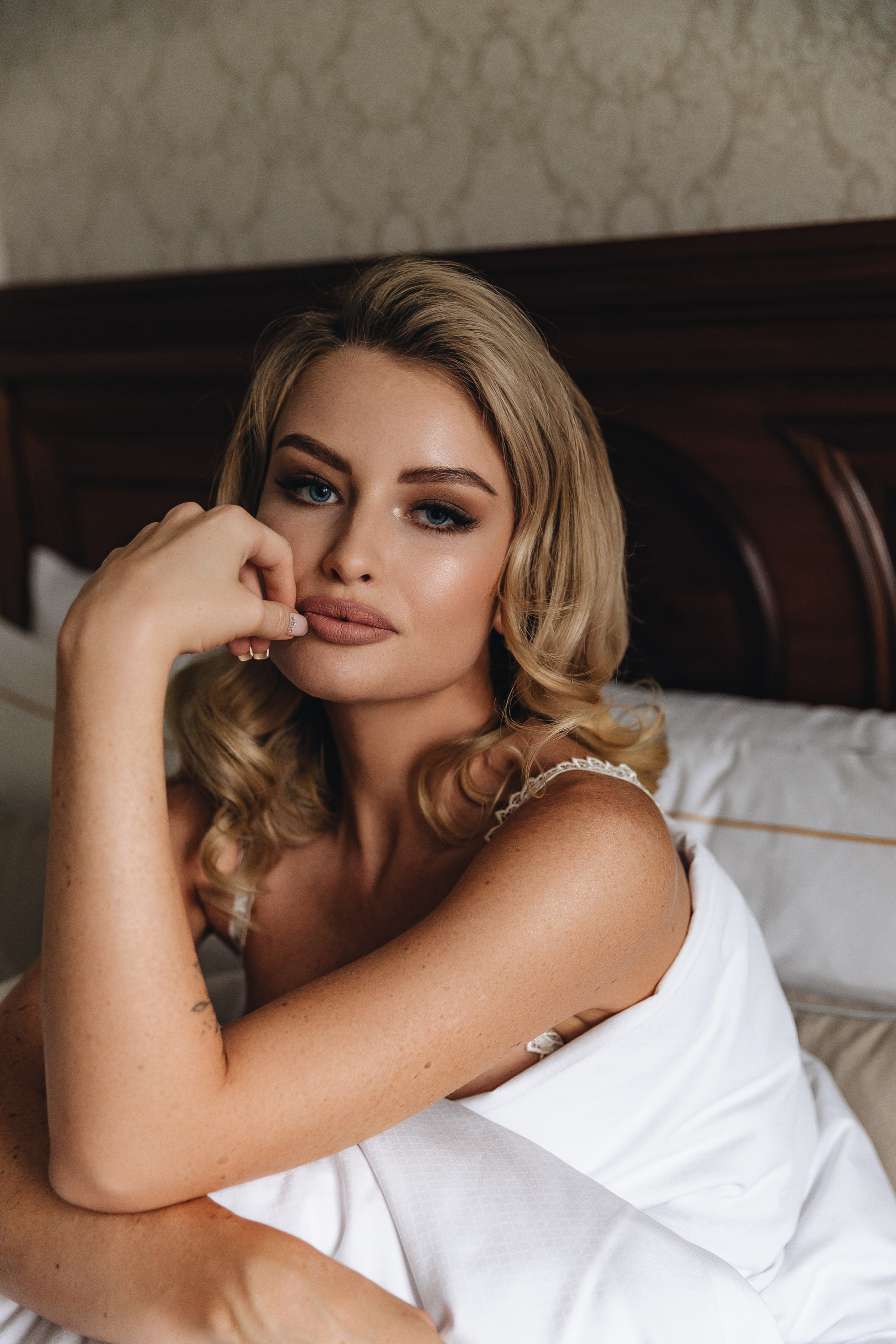 Свадебная фотосессия в отеле Tsar Palace. Свадебный фотограф и видеограф — Сергей и Дарья