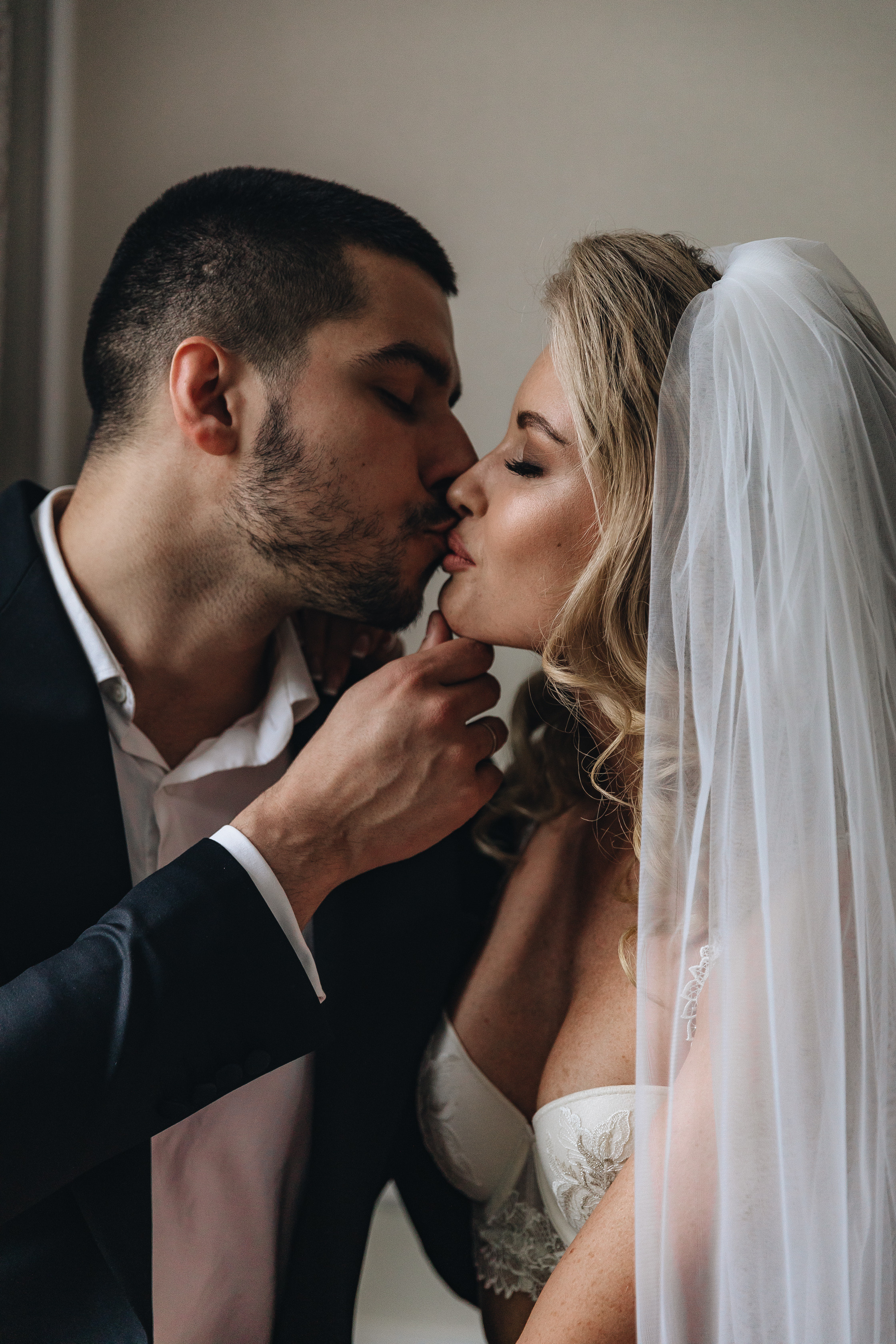 Свадебная фотосессия в отеле Tsar Palace. Свадебный фотограф и видеограф — Сергей и Дарья