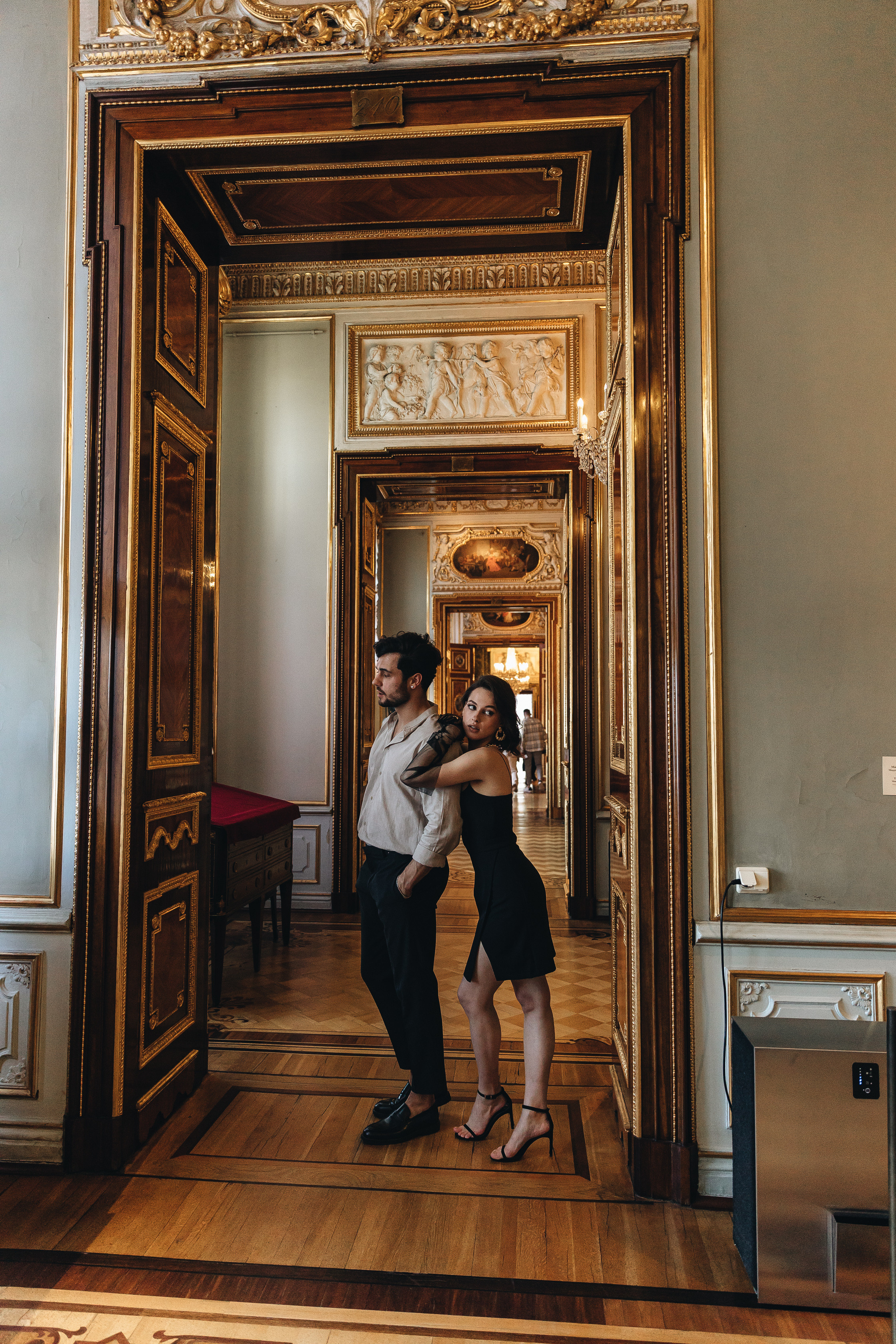 Лав стори в Эрмитаже. Свадьба. Свадебный фотограф. Свадебный фотограф и видеограф — Сергей и Дарья