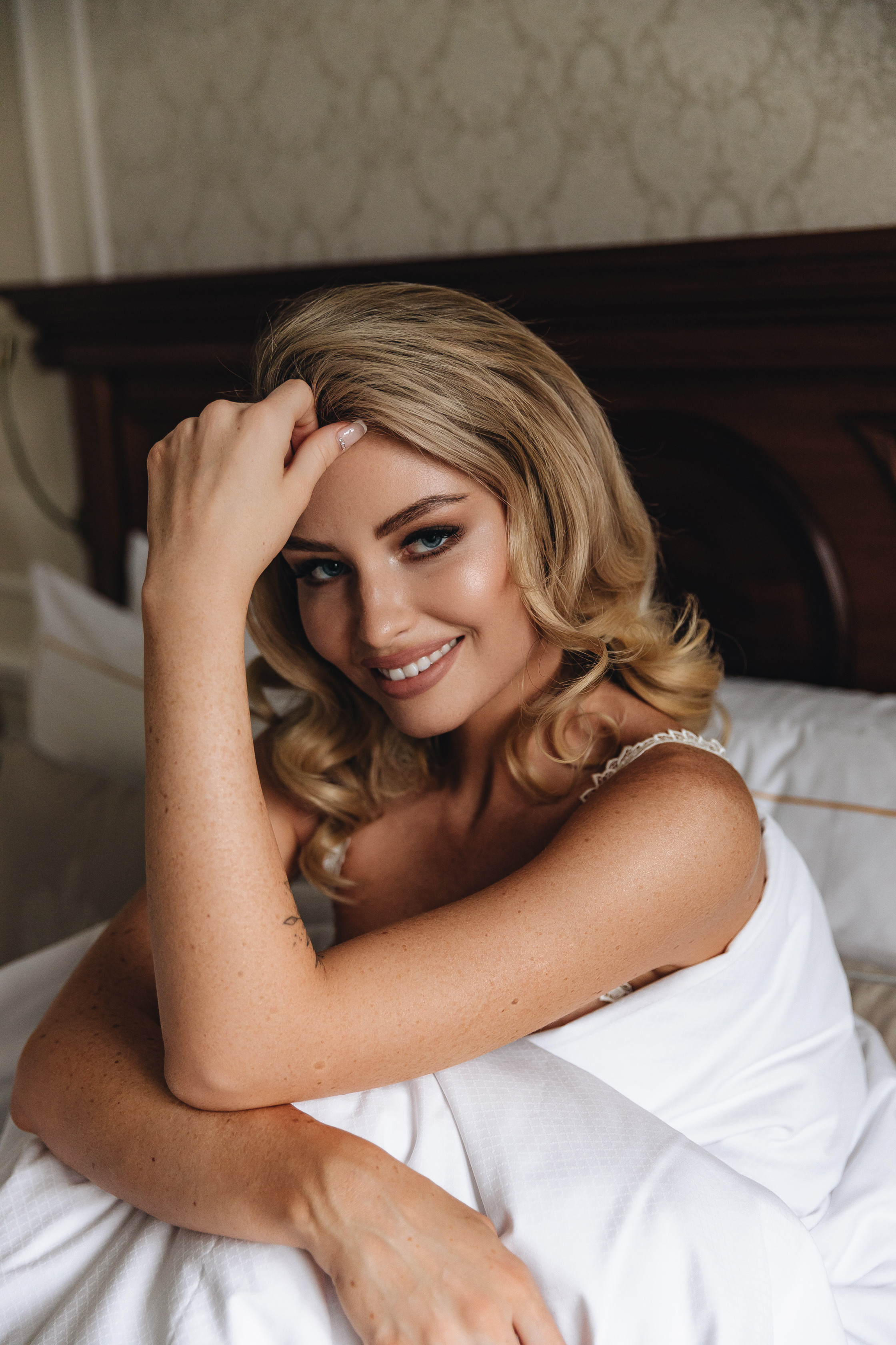 Свадебная фотосессия в отеле Tsar Palace. Свадебный фотограф и видеограф — Сергей и Дарья