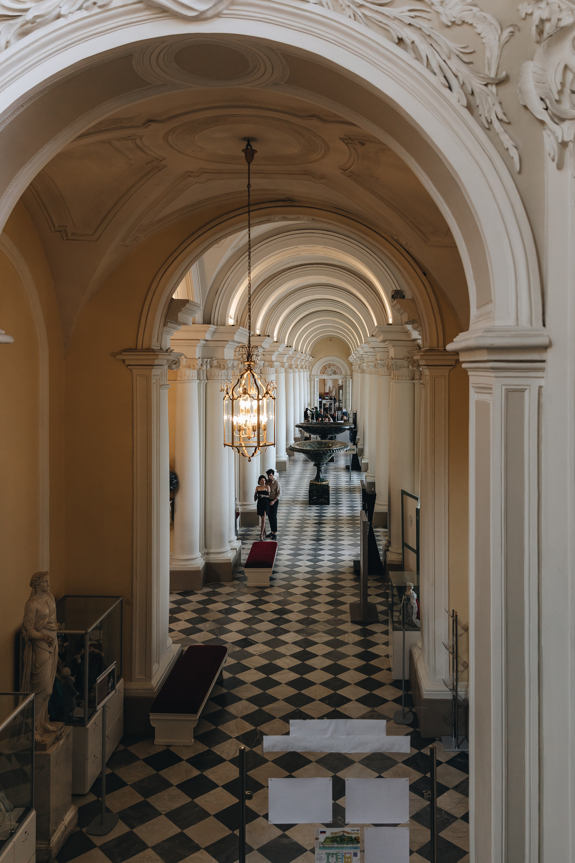 Лав стори в Эрмитаже. Свадьба. Свадебный фотограф. Свадебный фотограф и видеограф — Сергей и Дарья