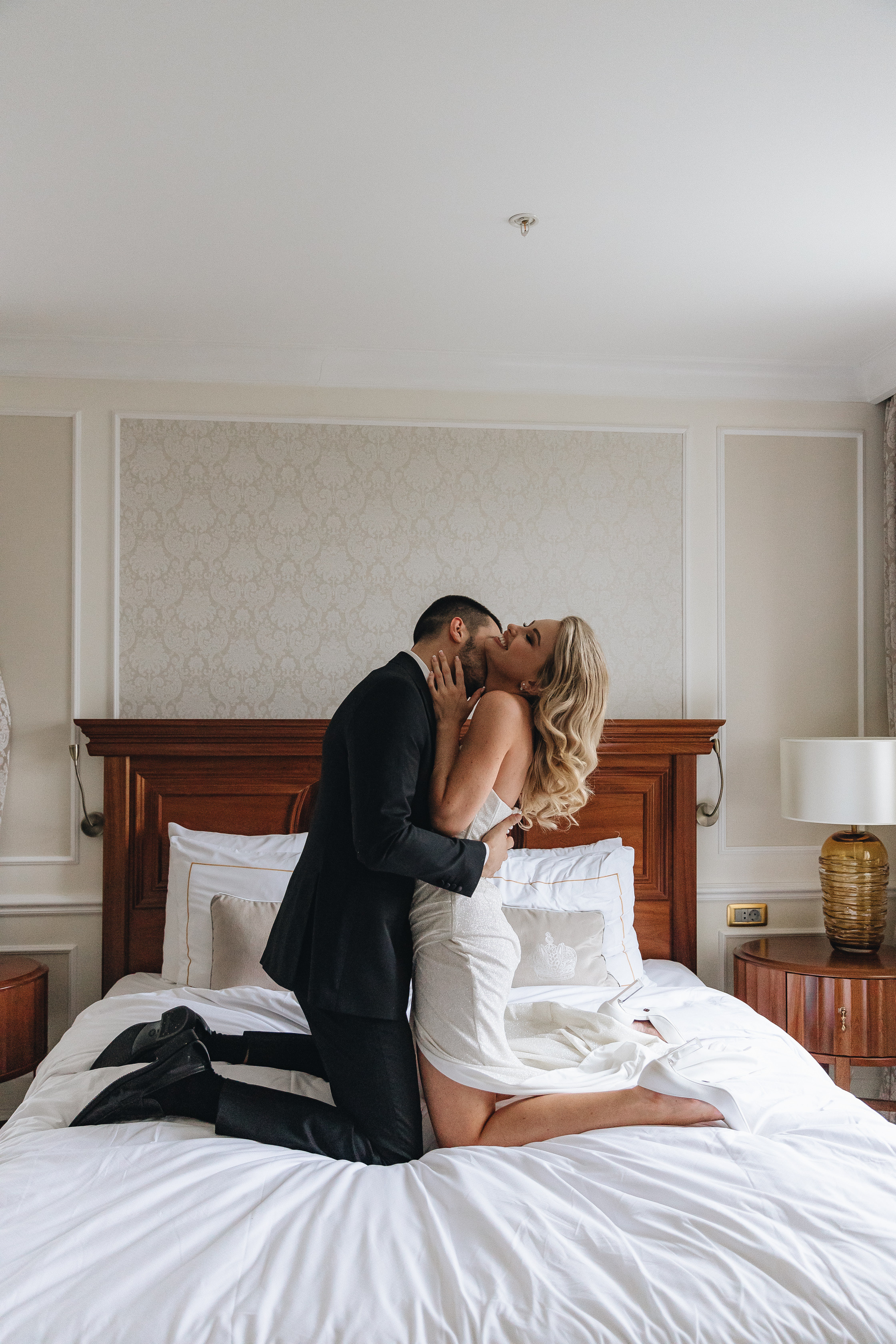 Свадебная фотосессия в отеле Tsar Palace. Свадебный фотограф и видеограф — Сергей и Дарья