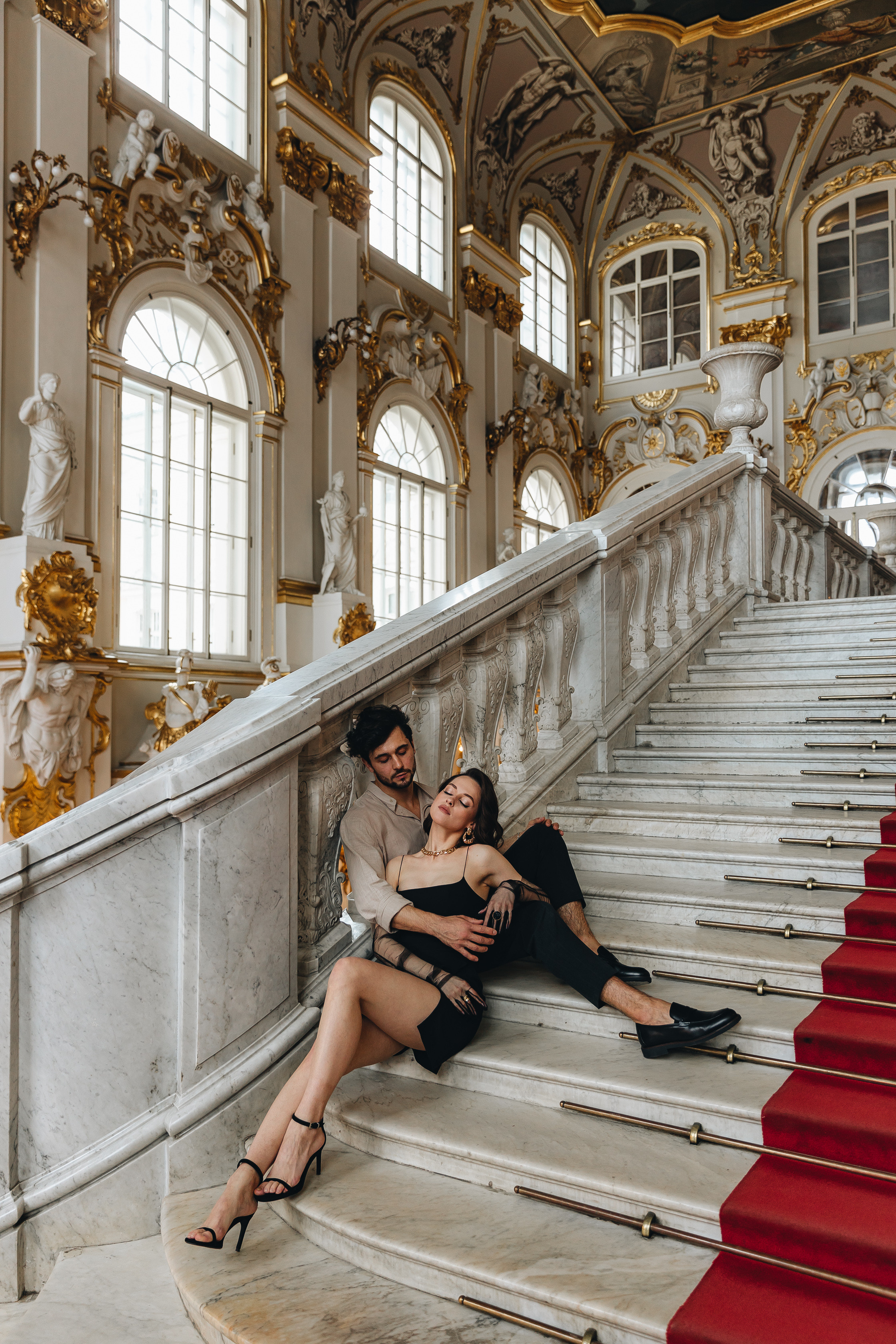 Лав стори в Эрмитаже. Свадьба. Свадебный фотограф. Свадебный фотограф и видеограф — Сергей и Дарья