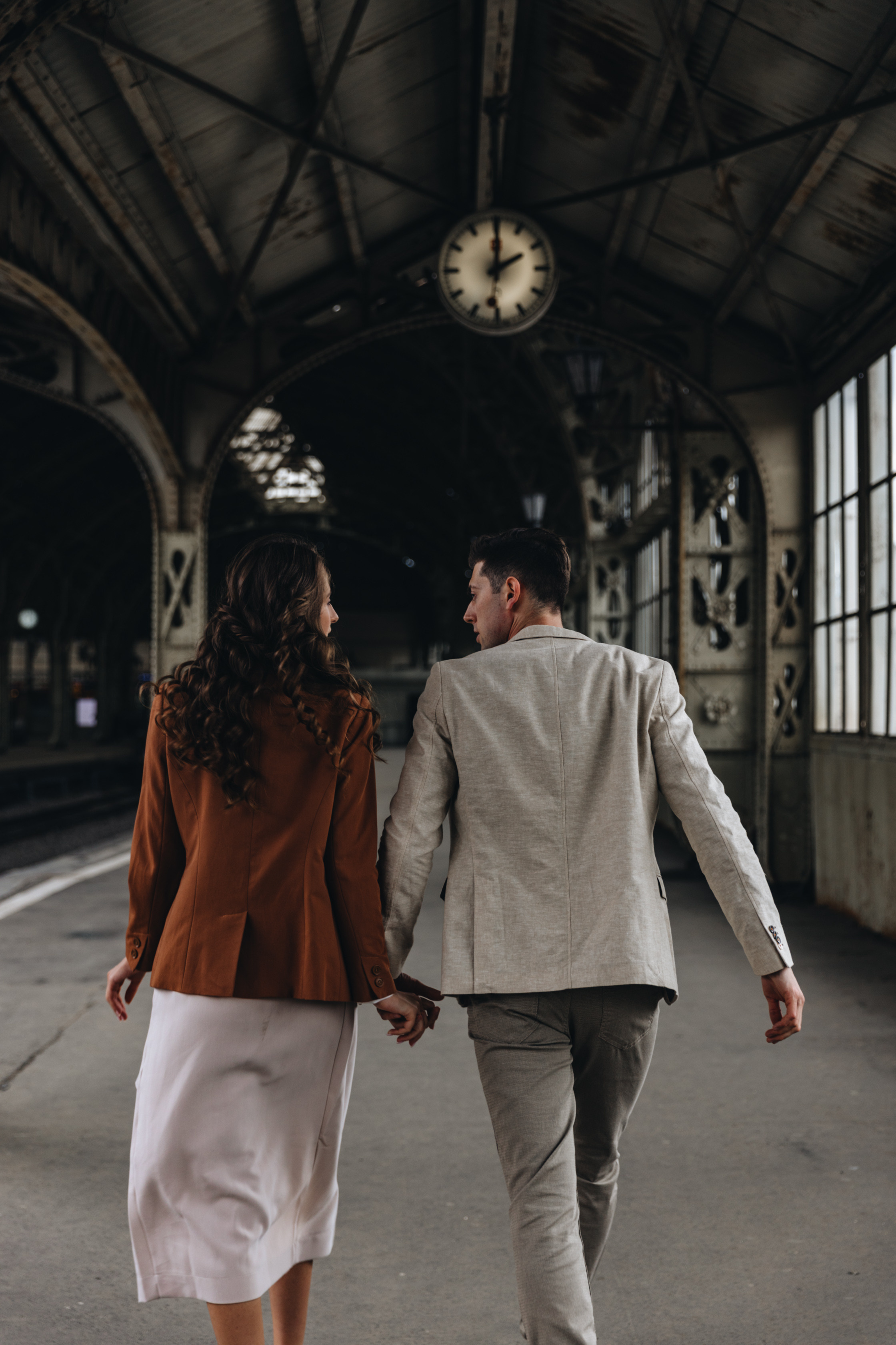 Лавстори на Витебском вокзале. Свадебный фотограф и видеограф — Сергей и Дарья