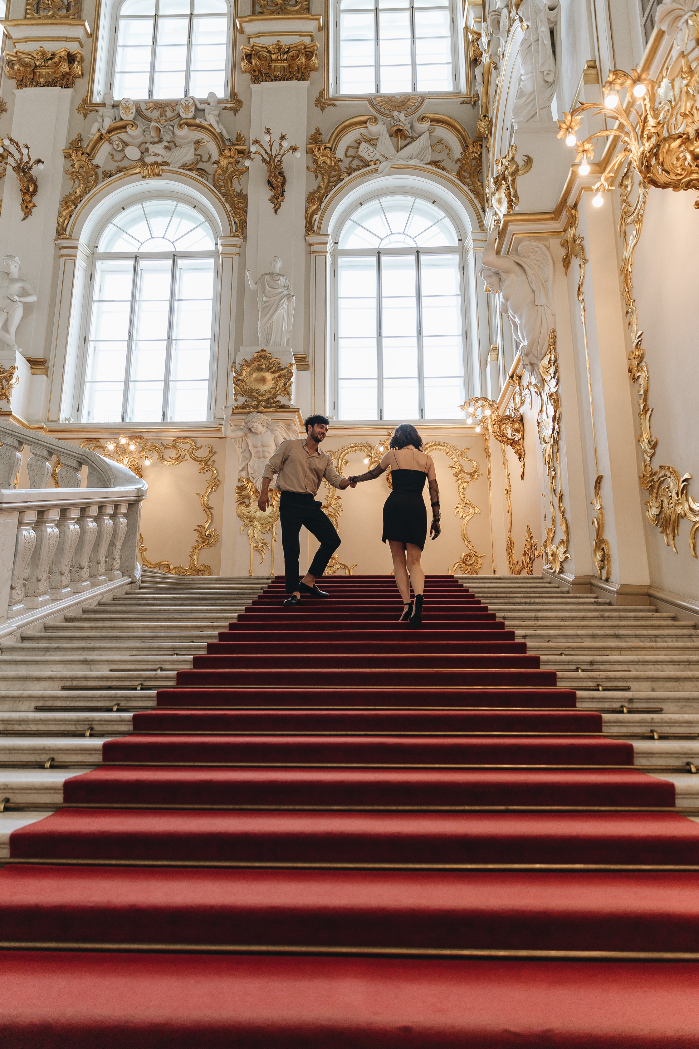 Лав стори в Эрмитаже. Свадьба. Свадебный фотограф. Свадебный фотограф и видеограф — Сергей и Дарья