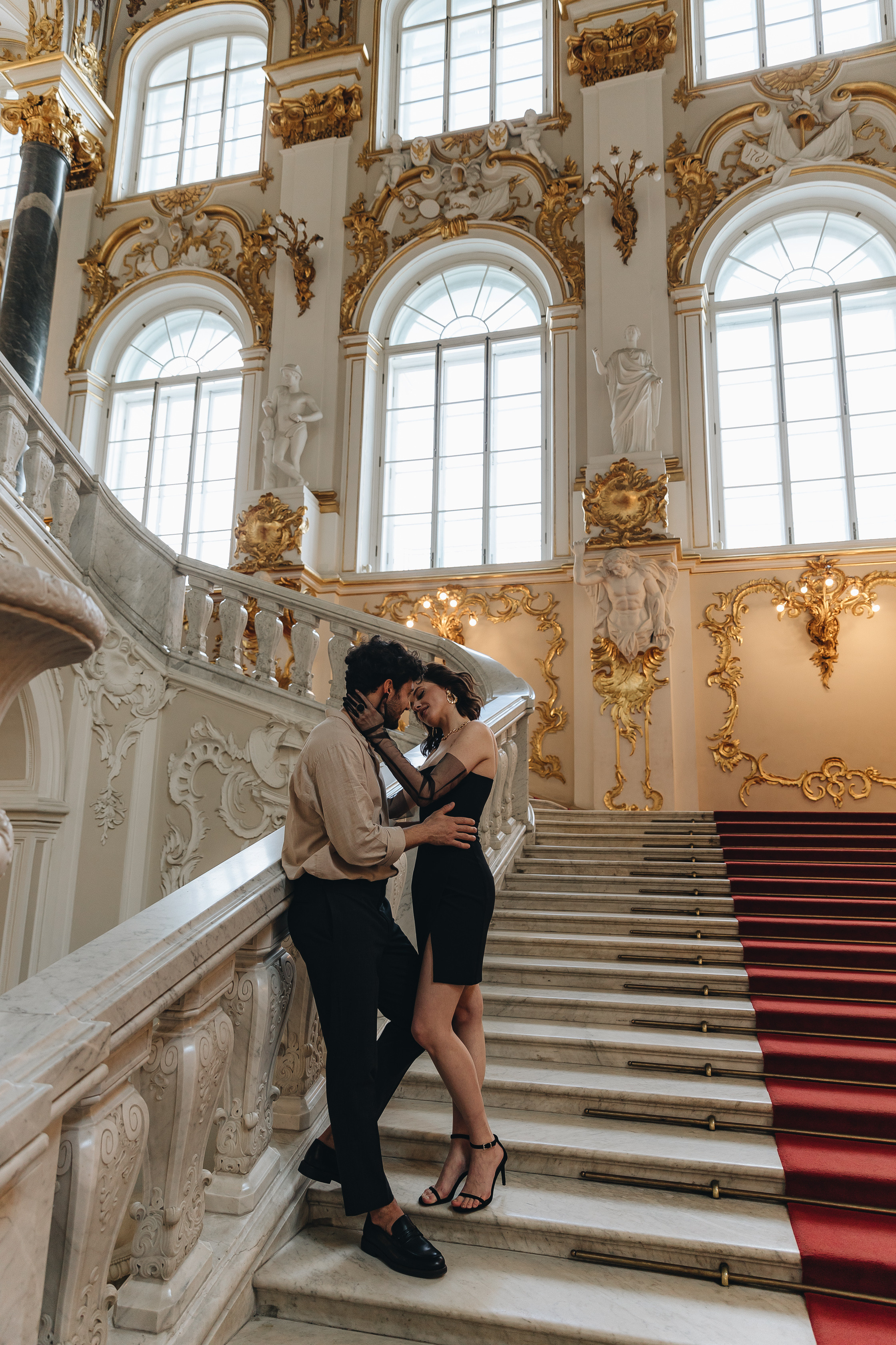 Лав стори в Эрмитаже. Свадьба. Свадебный фотограф. Свадебный фотограф и видеограф — Сергей и Дарья
